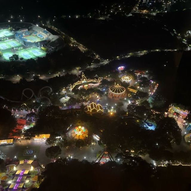 @yejuda_kiki on Instagram: "대구여행[3] 🌃@eworld_vrcore 서울에 남산타워가 있다면 대구엔 #83타워 가 있었다!! 너무 이쁘죠~(o´〰`o) #이월드 내부가 보이는게 너무 이쁘게 나와서 기분이 좋았어요 |