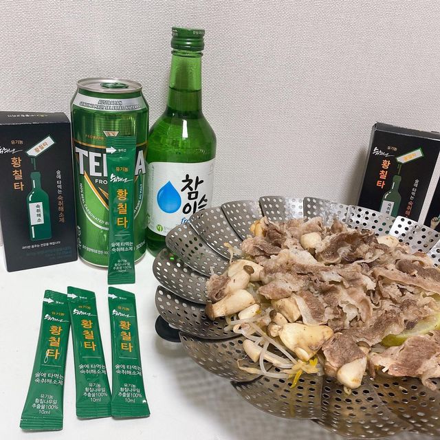BIN on Instagram: "인삼나무 숙취해소제 황칠코리아 숙취해소제는 나무계 인삼나무라 불리는 황칠나무로 만들었어요. 인삼나무로 만든 숙취해소제는 20년이상된 잎만을 사용하여 항암,항염,향