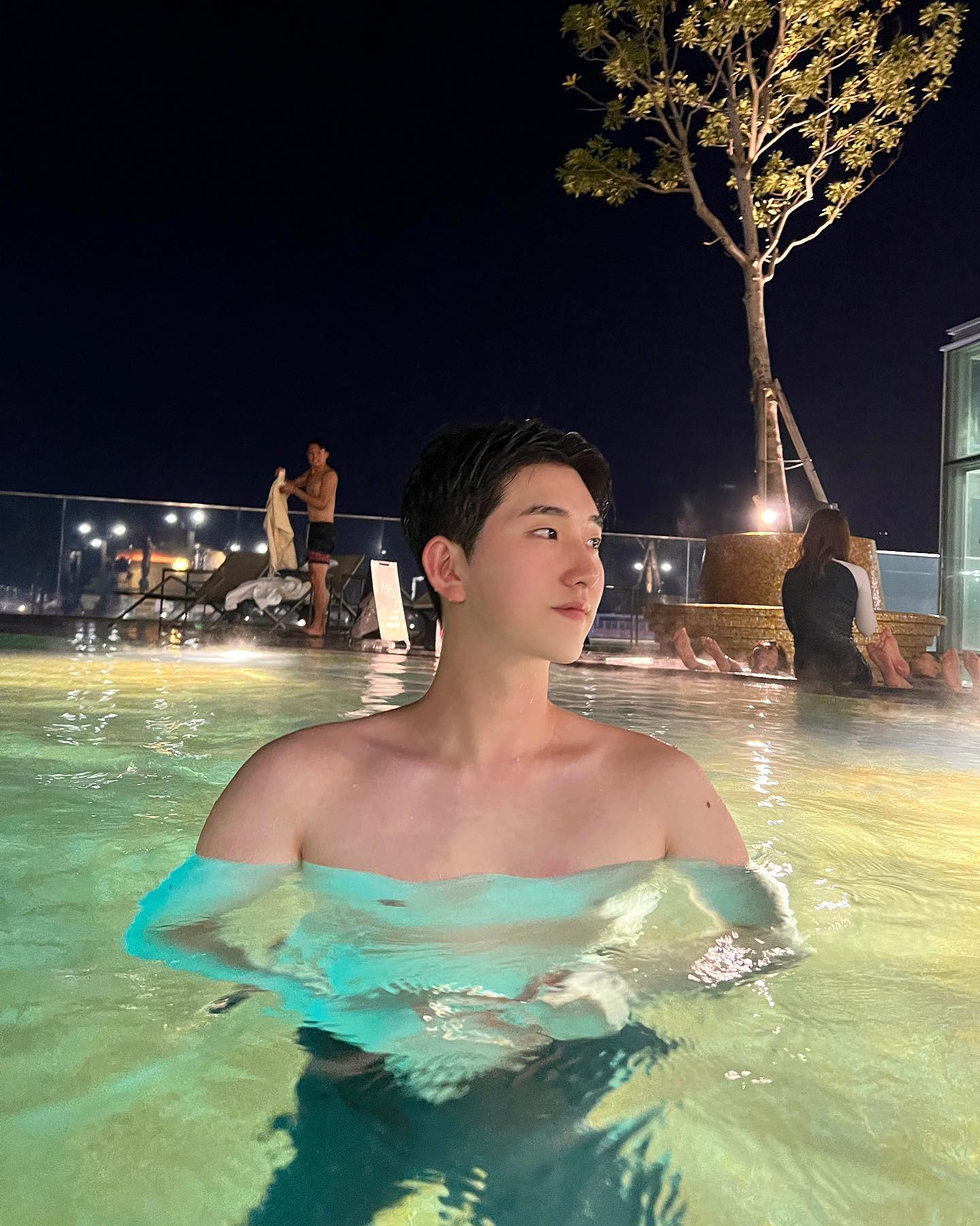 밤 수영🏊‍♂️
.
.
.
.
.
.
.
.
.
#제주도여행 #제주여행 #제주하얏트호텔 #하얏트 #하얏트호텔 #제주하얏트수영장 #호텔수영장 #제주도호텔 #제주도호텔추천 #제주투어패스 #제주숙소추천