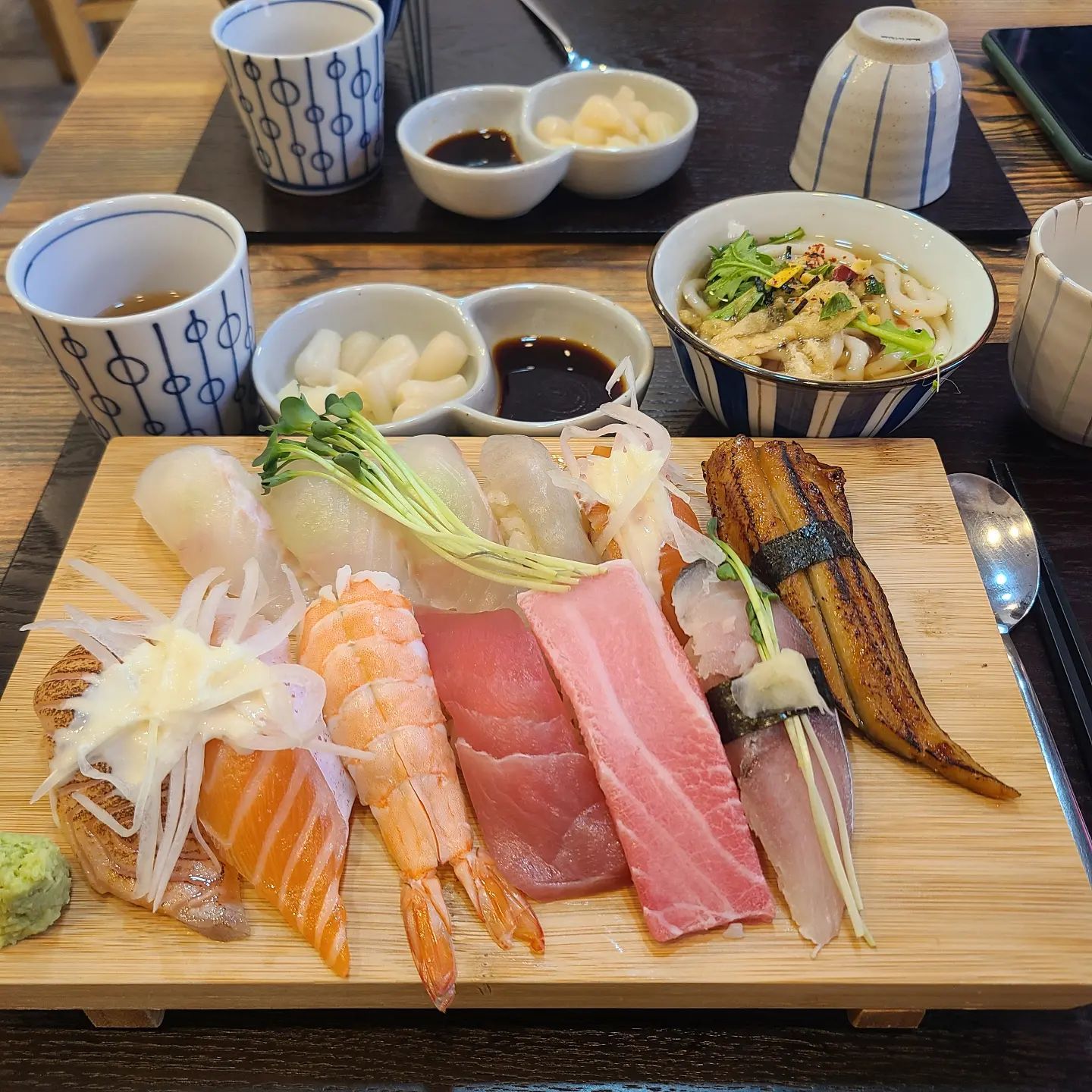 코오지스시 특선초밥🍣

구리 인창동에 새로 오픈한 초밥집이에요!
포장 배달 가능!!👌

런치부터 초밥세트까지 다양하고 알찬 구성😍
새로 생긴 가게라 깔끔하고 서비스도 굿굿👍

선남선녀 사장님부부 대박나세요😘

#초밥 #코오지스시 #구리초밥맛집 #구리초밥 #인창동맛집 #구리맛집 #구리맛집베스트 #구리맛집추천 #초밥맛집🍣 #초밥맛집
