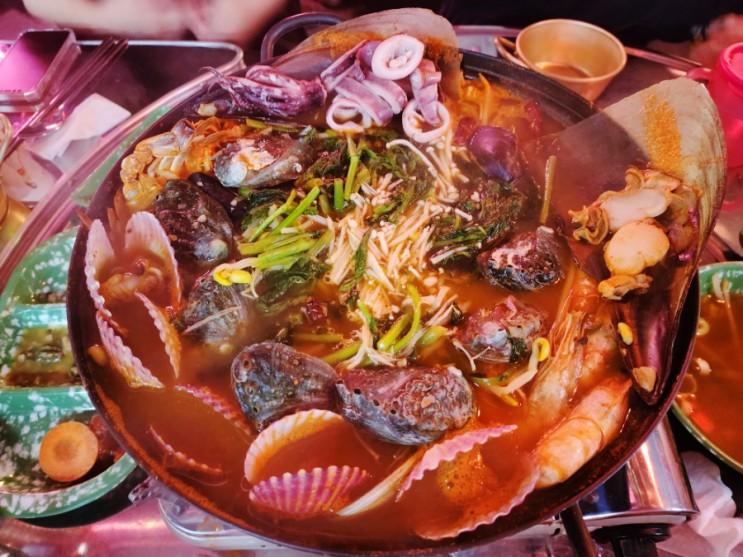 진해 맛집 삼바리에서 얼큰 조개 해물탕 먹었어요
