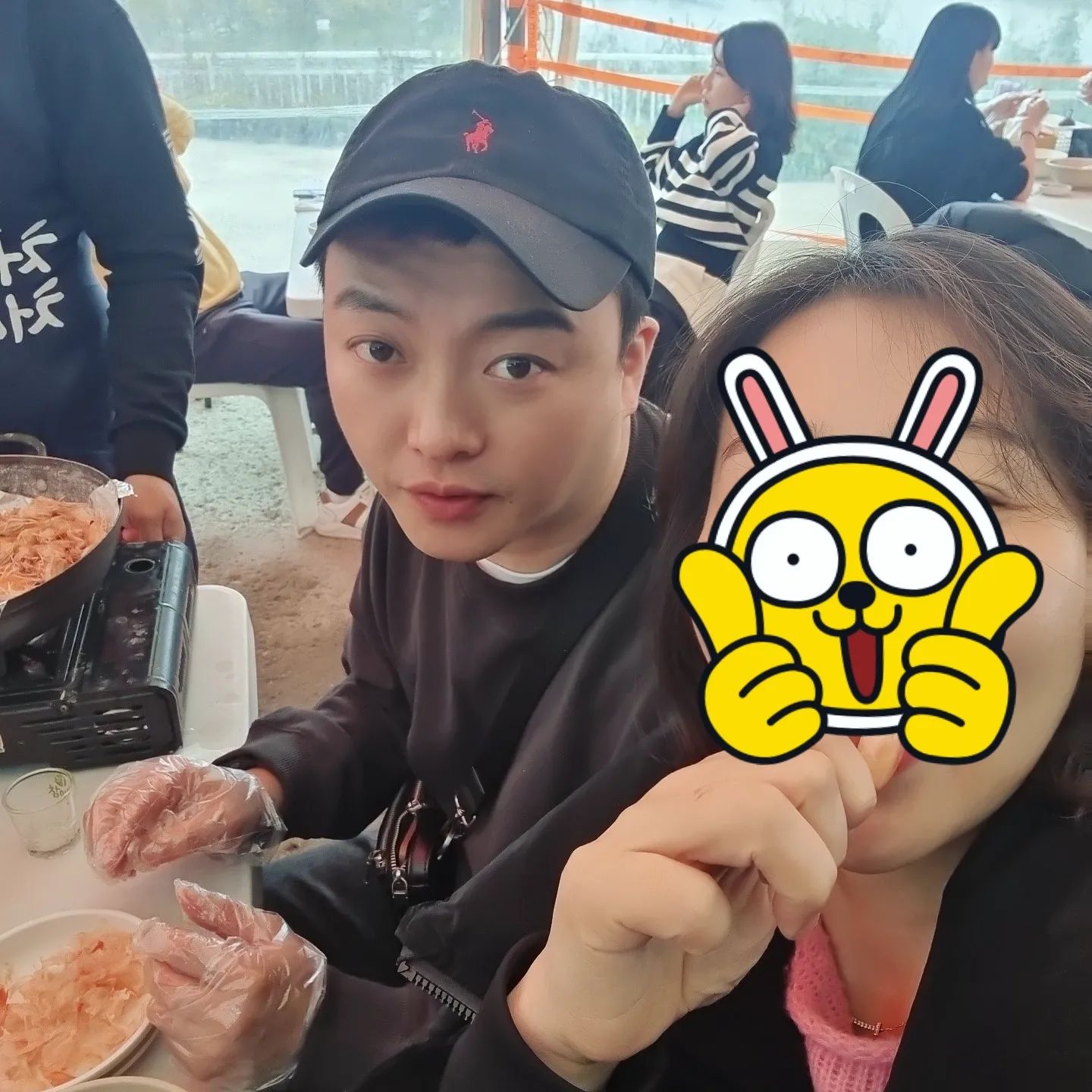#영종도대하구이 
#만정수산
#새우대가리 가 일품👍

칼국수는 싱겁고
라면은 특별하지 않았다..

4인식사비용 129,000원

개인적으로
제부도에서 먹었던
대하구이가 크고 맛있었던...