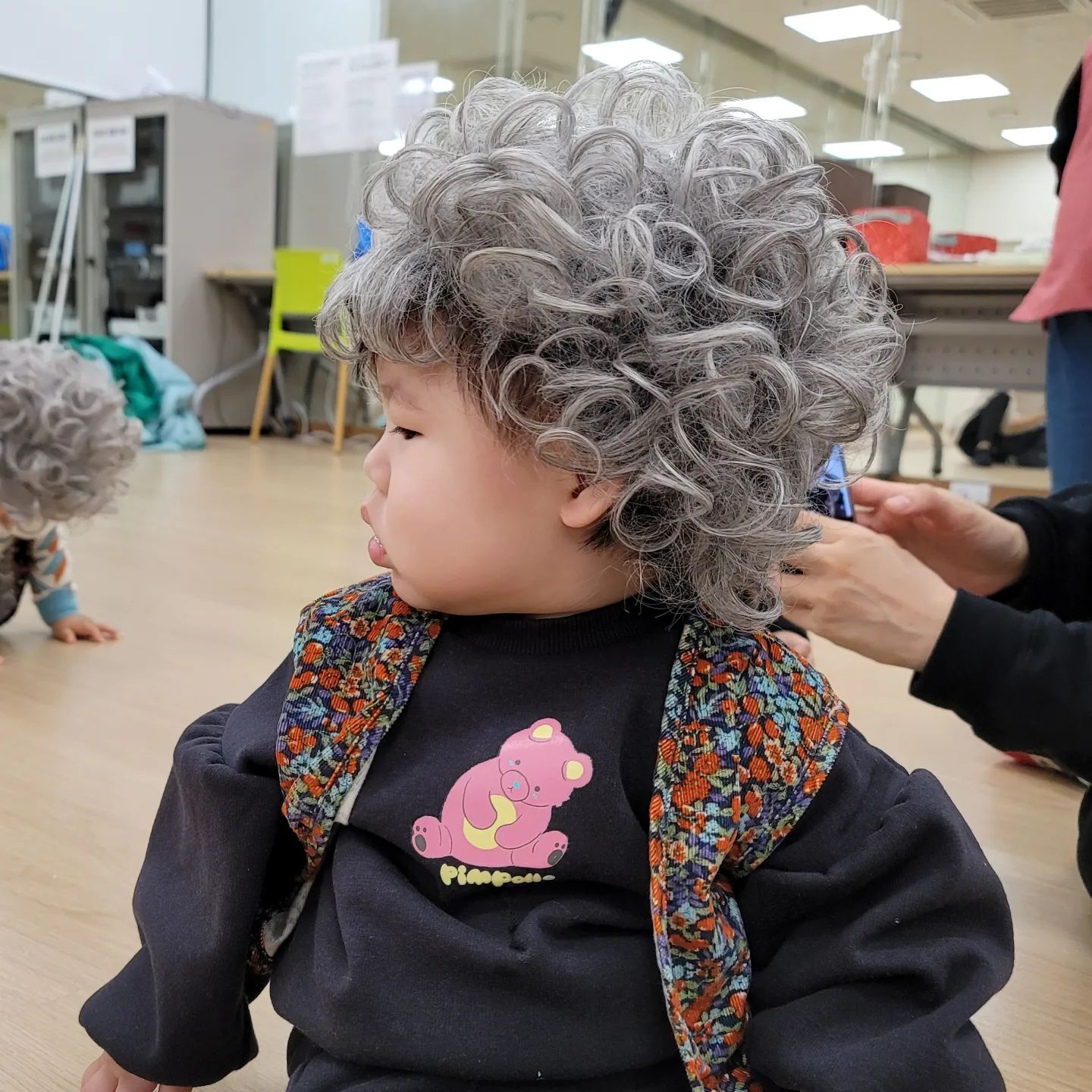 #문센데이
오늘은 김장하는 날!! #김장 #홍국쌀
이번 가을학기는 소미 인생 첫 문센이기도 했고, 좋은 선생님들과 친구들 만나게 돼서 너무 즐거운 세 달을 보낸 것 같다. 가을학기가 거의 끝나가서 너무 아쉽다
올망졸망 선생님 너무 좋으셨는데 시간이 안 맞아서 겨울학기는 못 듣게 됐다 ㅠ 봄학기에는 꼭 들어야지!!

#271일
#8개월아기
#9개월아기
#문센수업
#올망졸망
#삠뽀요상하복