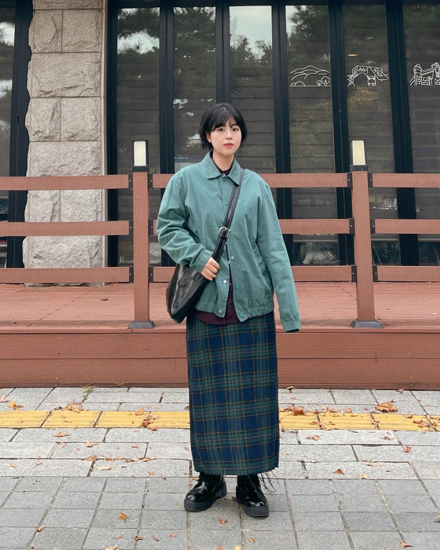 머리를 묶었더니 숏컷이 되어부러따 ~ 가을 잘가🍂