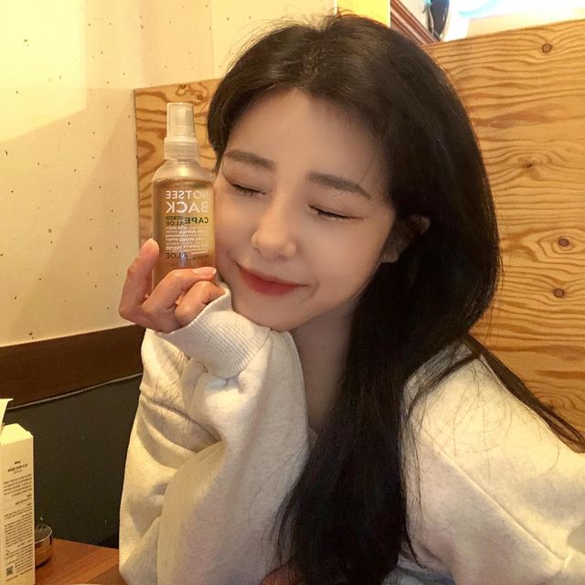 이규민 on Instagram: "#협찬 #낫씨백 #NOTSEEBACK #뒤를보지마세요 #원샷케이프알로에미스트 #케이프알로에 #노랑토너 #노랑미스트 #그린등급알로에 #홈케어 #단일성분 #천연추출물 #유효
