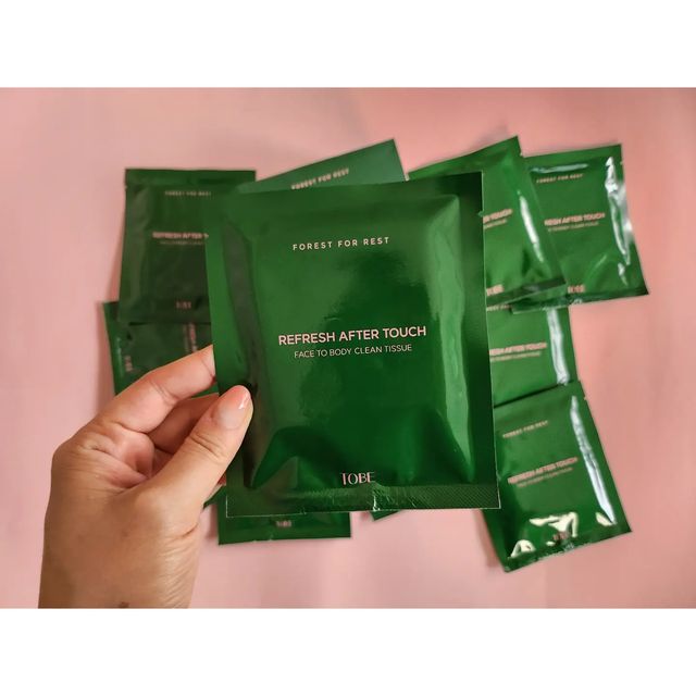 먹는거 좋아하는 언니🐰 on Instagram: "#광고 리프레시 애프터 터치 로 깨끗하고 맑은 하루 함께해요 . ✔️ 리프레시 애프터 터치 ? 💕 샤워가 어렵거나 귀찮을때, 손과 발이 찝찝할때 사용하