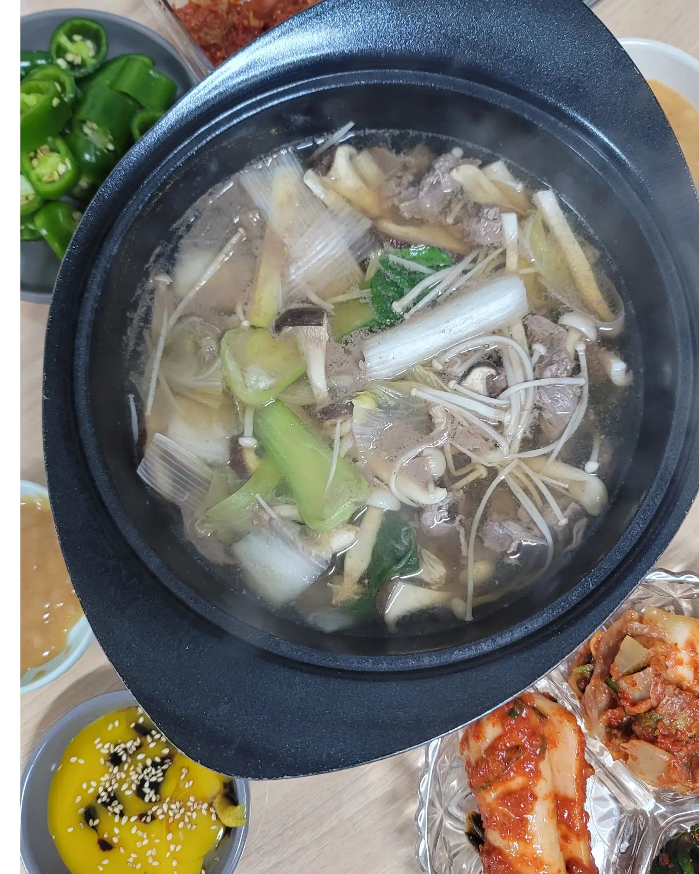 남편이랑 푸짐한 저녁식사
버섯전골은 언제나 맛있또
🫶🫶🫶🫶🫶🫶🫶🫶

#버섯전골
#저녁식사
#남편이랑
#맛이쪙