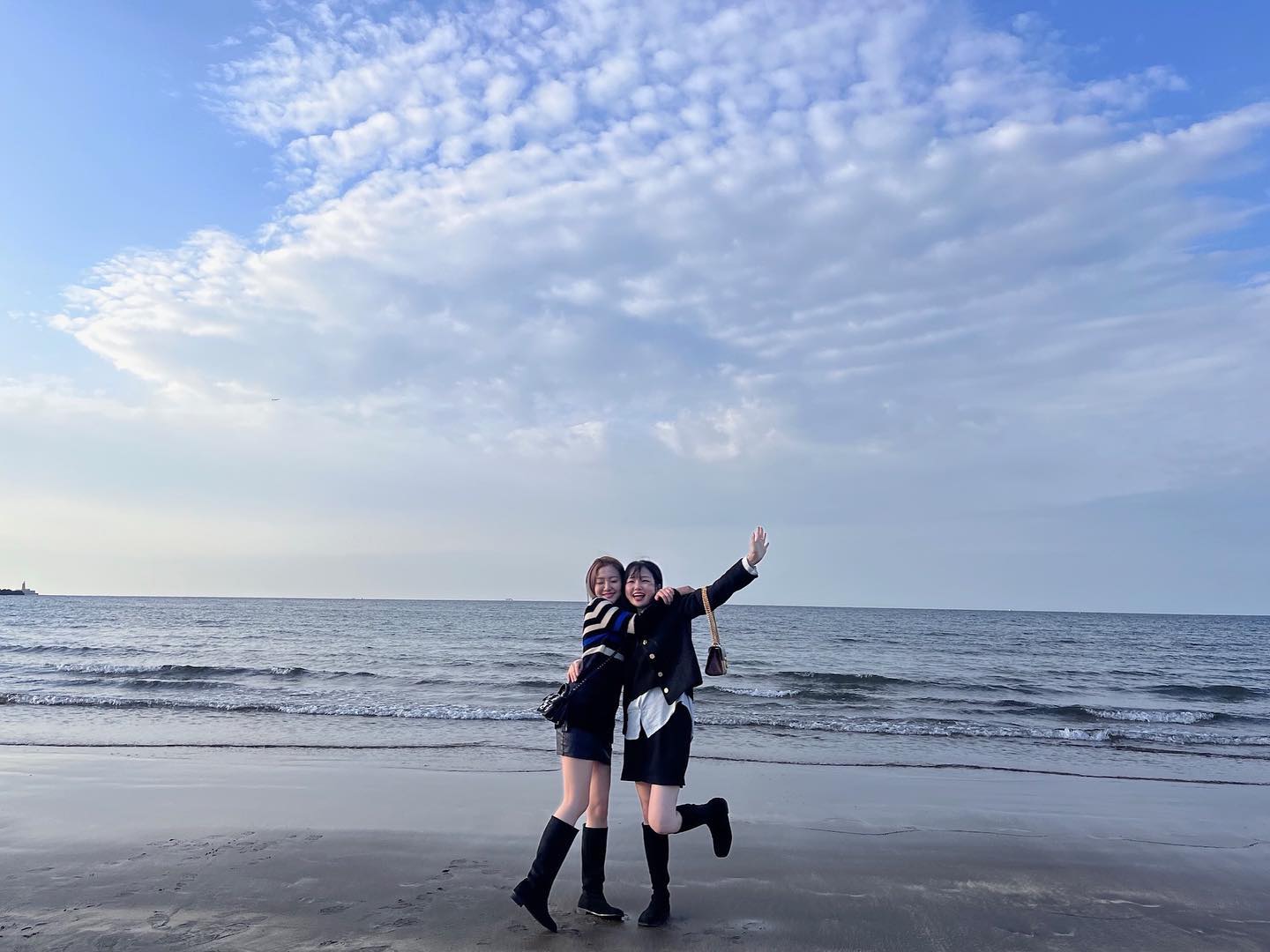 🌊🖤