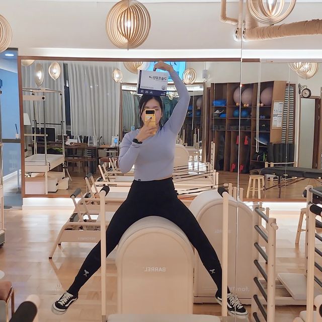 응지쓰🐶 on Instagram: "#협찬 신기신기한 구슬프로틴! 간편하게 단백질섭취를 할 수있을거같아 받게 되었는데 한 박스에 60포라 히힛 수업끝나고 회원님들께도 두포씩 드리고 있답니다✌️