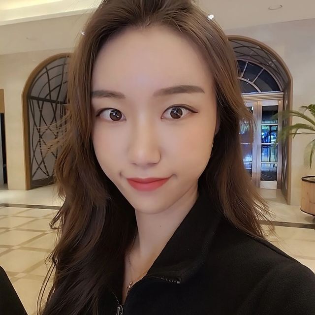 진아 on Instagram: "#협찬 힘들지 않고 편하게 다이어트할 수 있는 복부 관리를 받고 왔어요‼️ 제가 받은 복부 슬리밍 관리는 전신 스파 + 고주파 + ems 중저주파입니다 전신 스파로 땀을 빼고