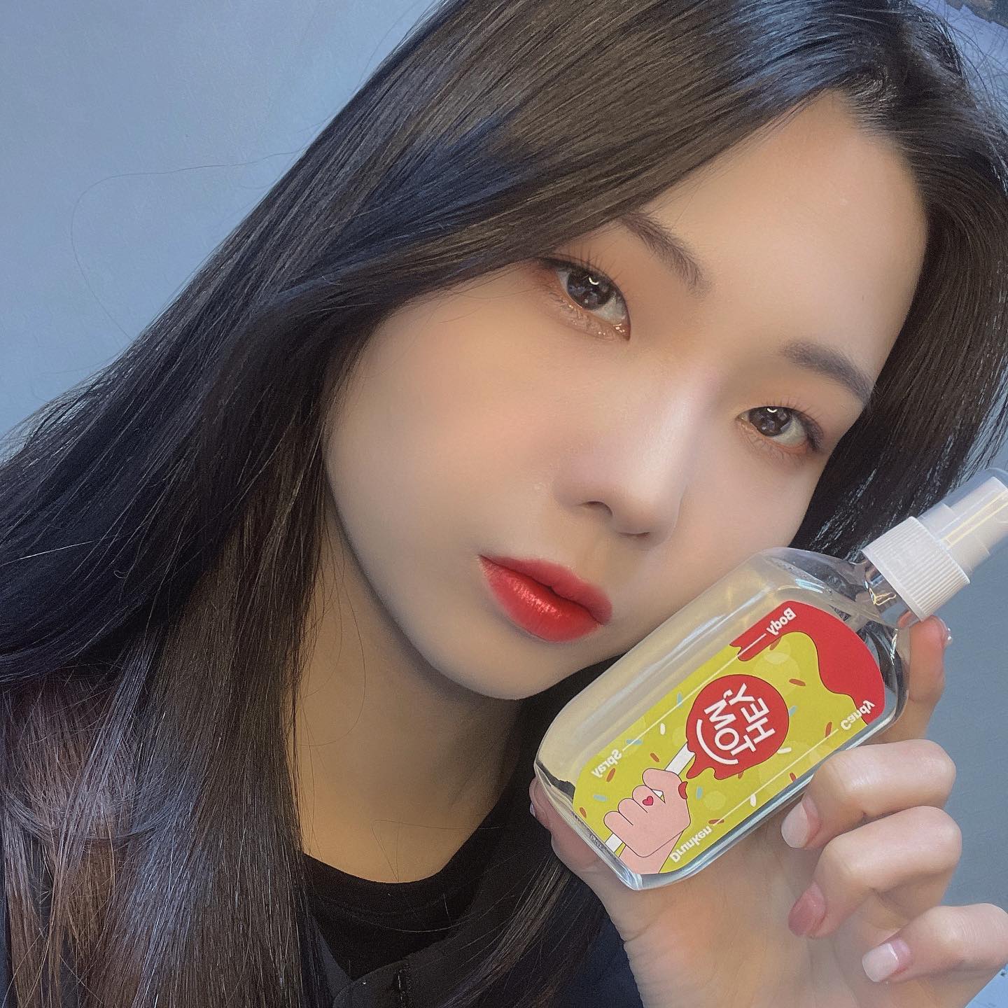 #협찬 

heytom.official 

달달구리 드렁큰 캔디향🍭

제가 달달한향을 엄청 좋아하는데 저한테 딱 맞는 제품주셔서 너무 감사합니다😆 

제품 소개해드릴게요🫧

젠더리스 니치향 7-9%부향률로 기존 바디스프레이보다 지속력 발향력이 높다고합니다! 

유니크함을 담응 패키지와 휴대가 간편해서 가방속에 쏘옥 넣고 다닐수있어요! 

같이 헤이톰 하실까요~? 

#협찬 #헤이톰 #바디스프레이 #바디스프레이추천 #니치향수 #바디미스트 #지속력좋은바디미스트 #커플향수 #젠더리스향수