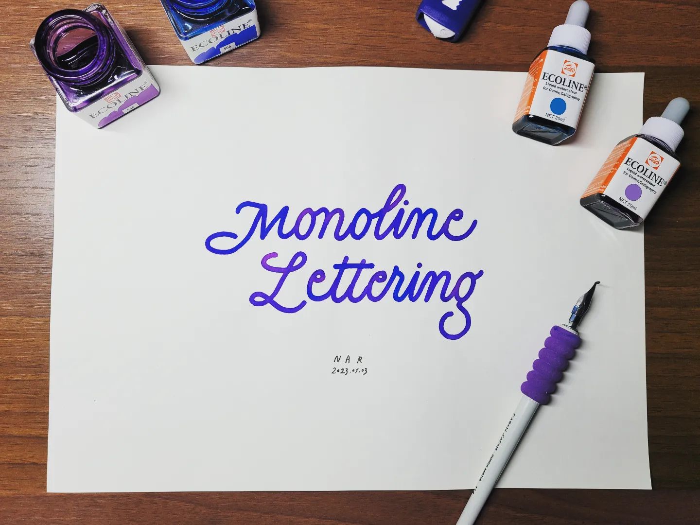 002

Monoline lettering

가장 먼저 배웠던 서체
쓰면 쓸수록 흥미로우면서도 어려웠지ㅋ

#날캘리 #캘리그라피 #광주캘리그라피 #영문캘리그라피 #모노라인 #calligraphy #alphabetcalligraphy #lettering #dippencalligraphy #moderncalligraphy #monoline #monolinelettering #script #dippen