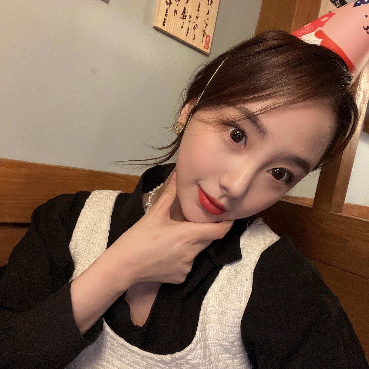 🎂2023.01.03 HBD🎂
올해도 사랑하는 사람들이랑 함께 행복한 생일❣️우리 신랑,언니,형부,나정이 행복한 생일 같이 시간보내줘서 고마워요 ! 내년에도 기대할게용🥺그리고 축하해주신 친구들 지인분들 전부 너무 고맙습니다😻#happybirthday #20230103