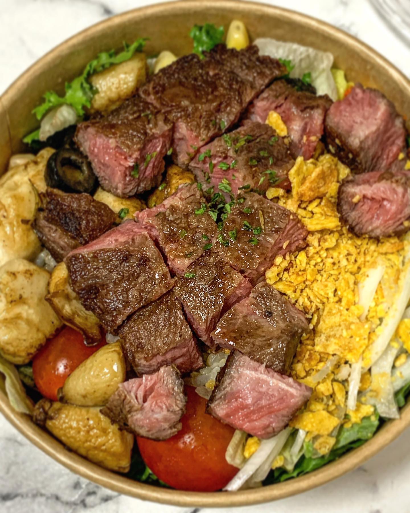 냉털 해야하는데 귀찮음에 배달 고고씽🌛!!

#내돈내산 #안산선부동맛집 #포케맛집 #수비드스테이크포케 #오빠는 #오리포케 #개맛있다진짜 #또먹고싶다 #벌써부터이러기냐 #존맛탱👍