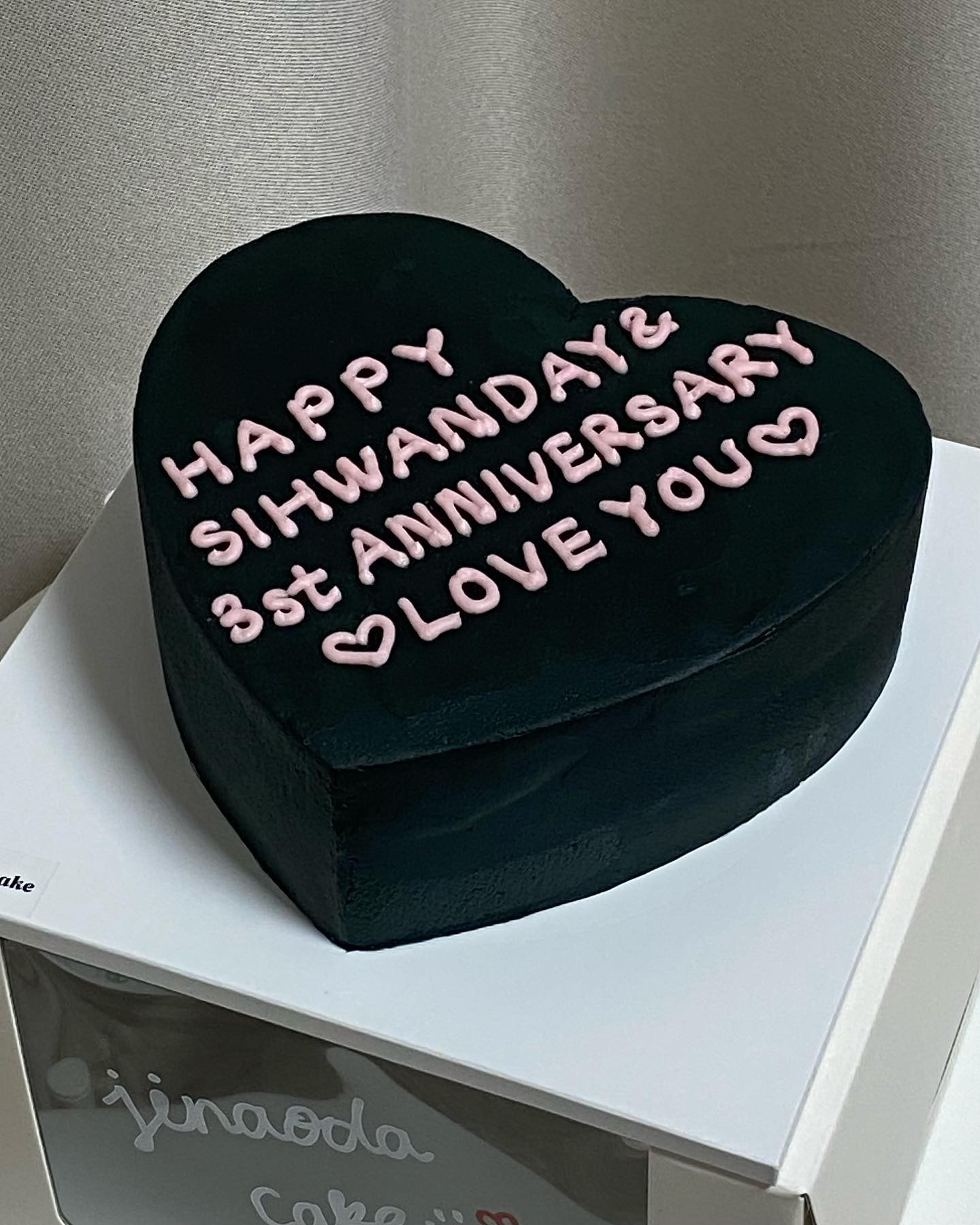 해피 시환 데이 그리고 우리의 3주년
함께해서 행복했고 앞으로도 행복하자 우리
잘 부탁합미다 :) 🖤
#럽스타그램#HBD#3주년
