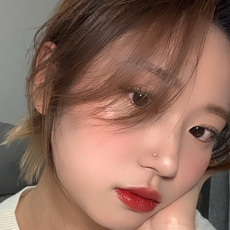 여전히 셀카는 분기별로 한 번만 찍는 편