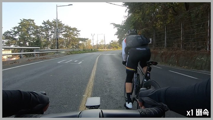 자전거가 재밌는 이유🤩

1인칭으로 본 자전거의 
냉혹한 세계 그래도 즐거운
이유는 모두가 함께 하기
때문이지 않을까요??

Team PERFORMANCE
벙개에 나가서 좋은 형들과
즐거운 추억!!🤩

올해도 
쭈욱 이어서Go!!🤲

아주처절하게 흐른
Full 영상은 유툽에 🖐️