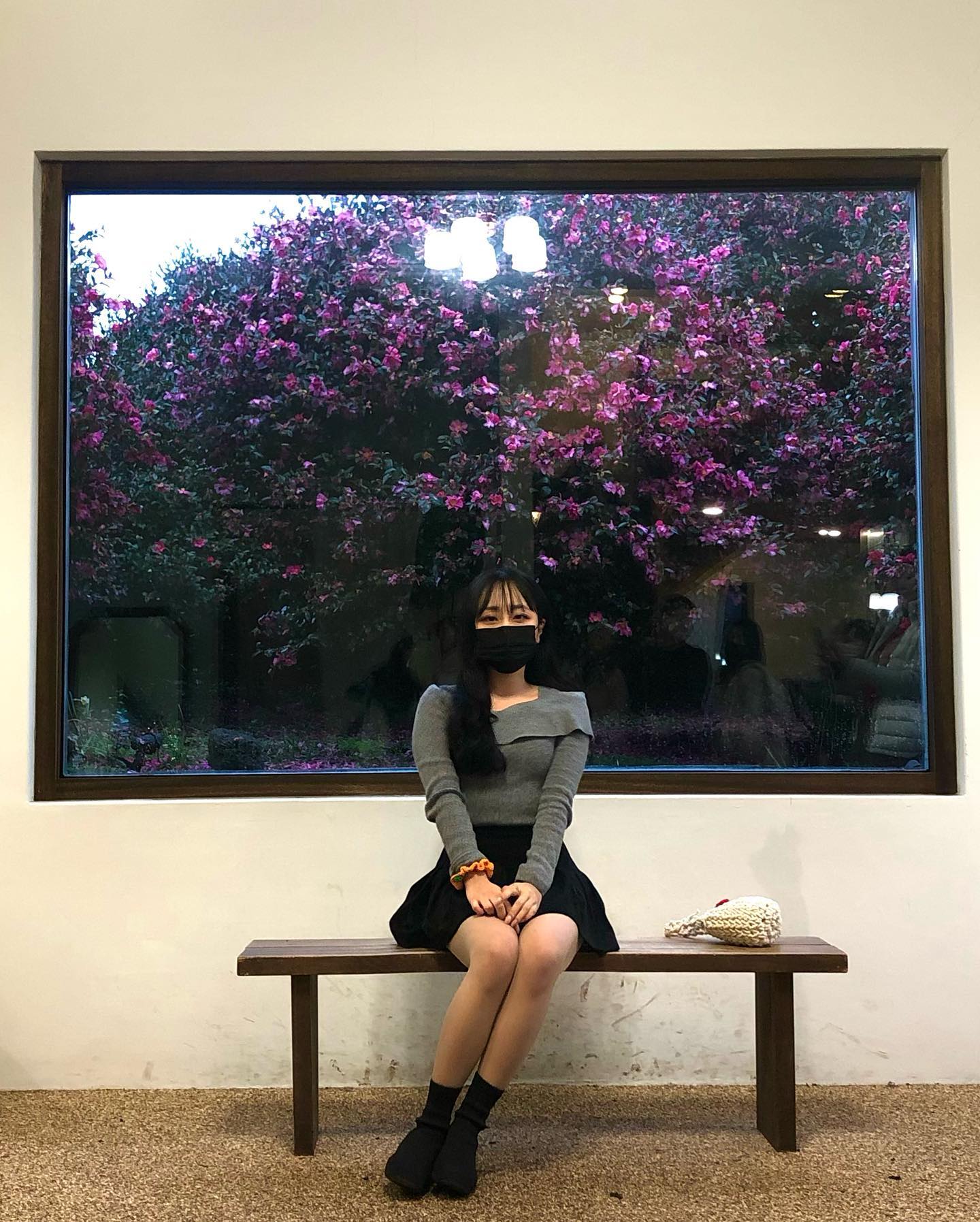 기억나? 우리 같이 출입 금지인 꽃밭 들어갔는데 나는 꽃인 줄 알고 너만 잡혀갔잖아!