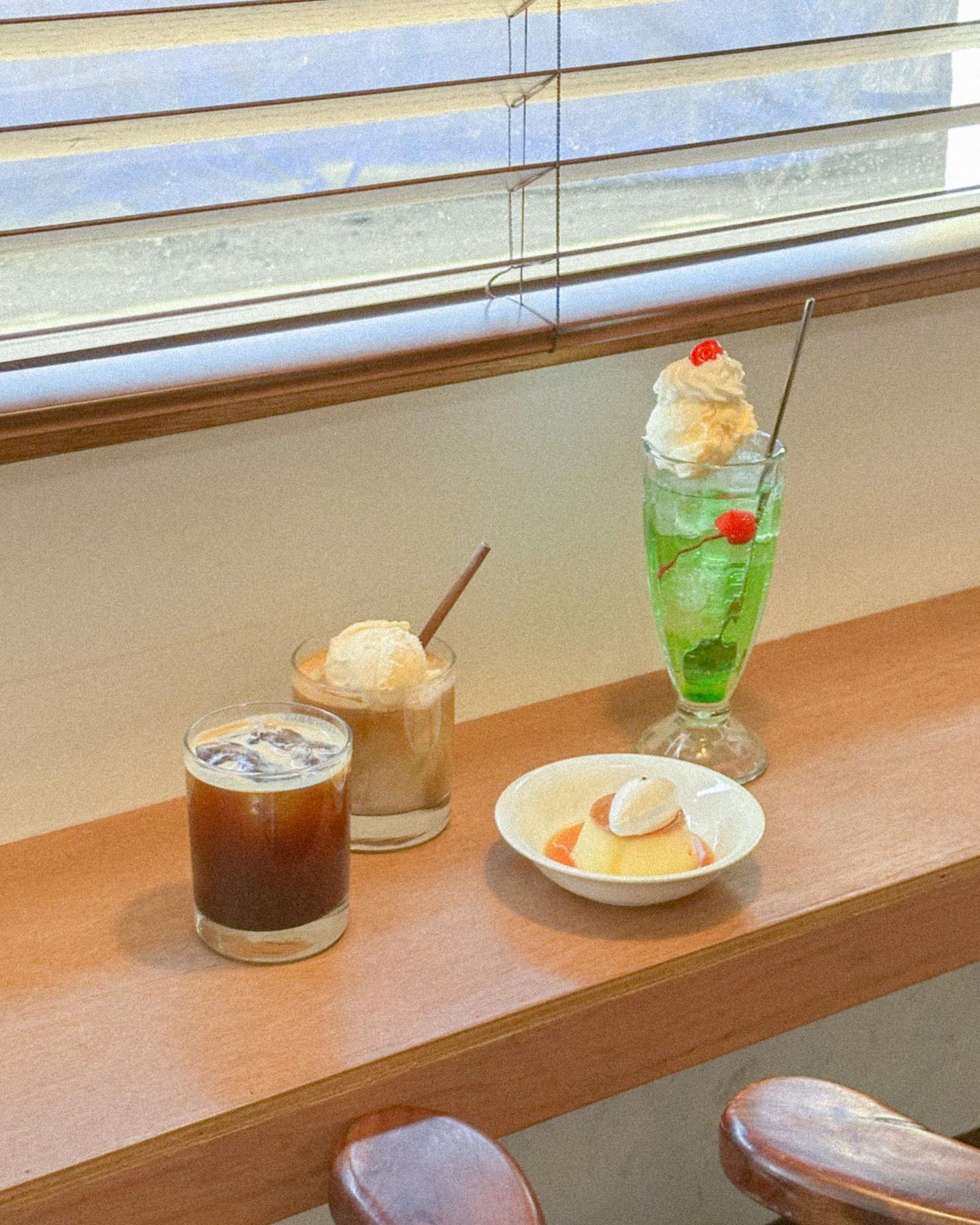 🏷️

조용조용한 분위기에 
편하게 즐기다 올 수 있는 카페 소삼 ☕️
어째 찍는 구도는 항상 똑같은 것 같네 .. 😮‍💨

배불러서 못시킨 타마고산도 ! 
다음엔 꼭 먹어줘야지 - 💛💛💛