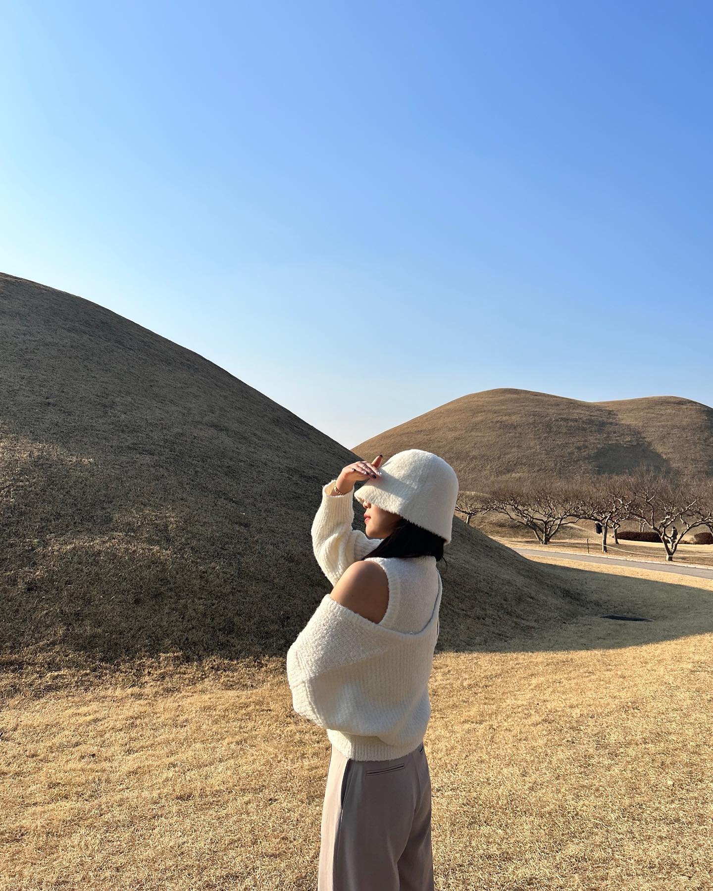 모자 쓰고 햇빛 가리기 (?)