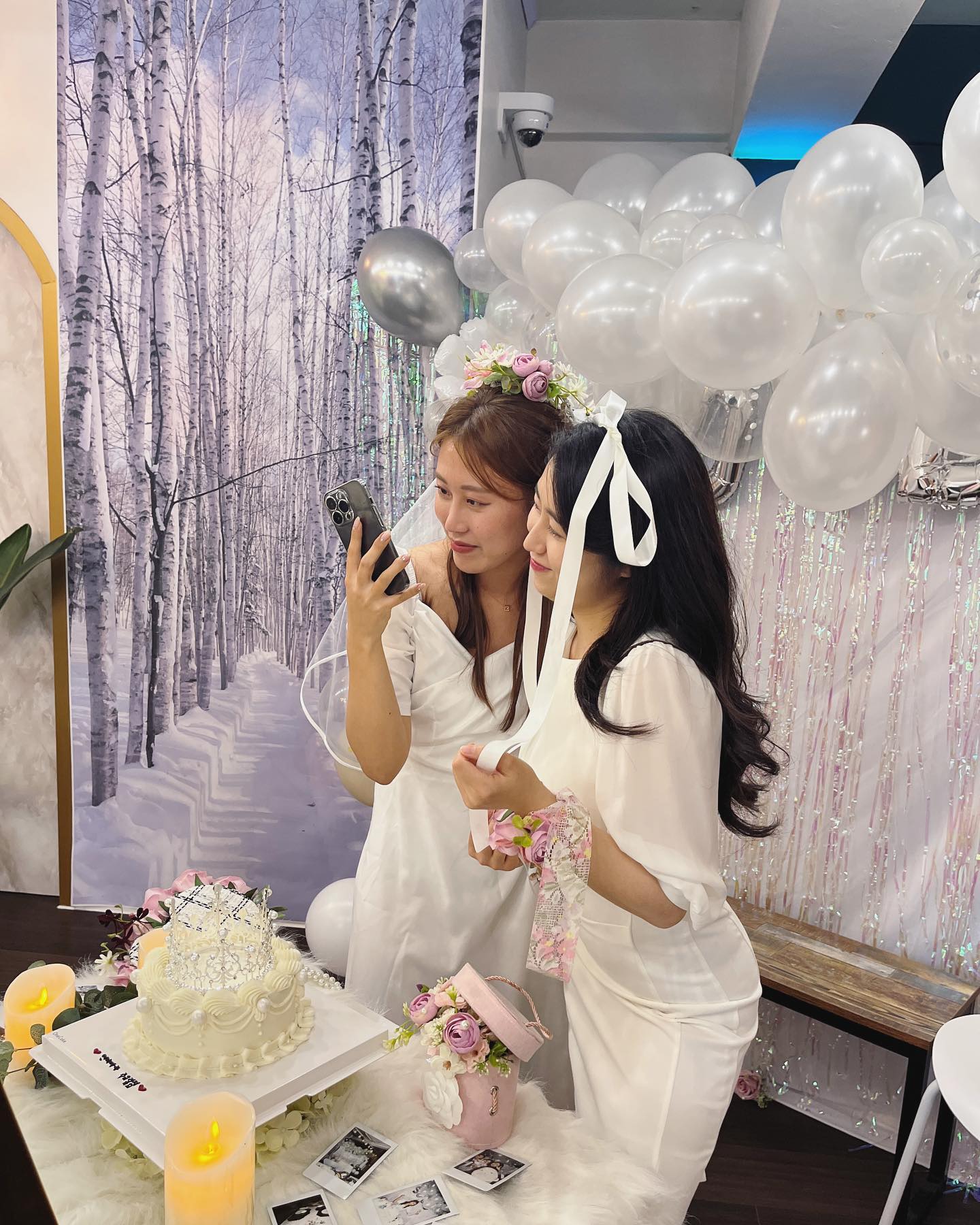 유부가 될 언니👰‍♀️와
아직 철없는 동생들👶👶👶
.
.
.
.
#브라이덜샤워 #예비신부 #결혼사진 #신부스타그램 #존예신부#mate1128