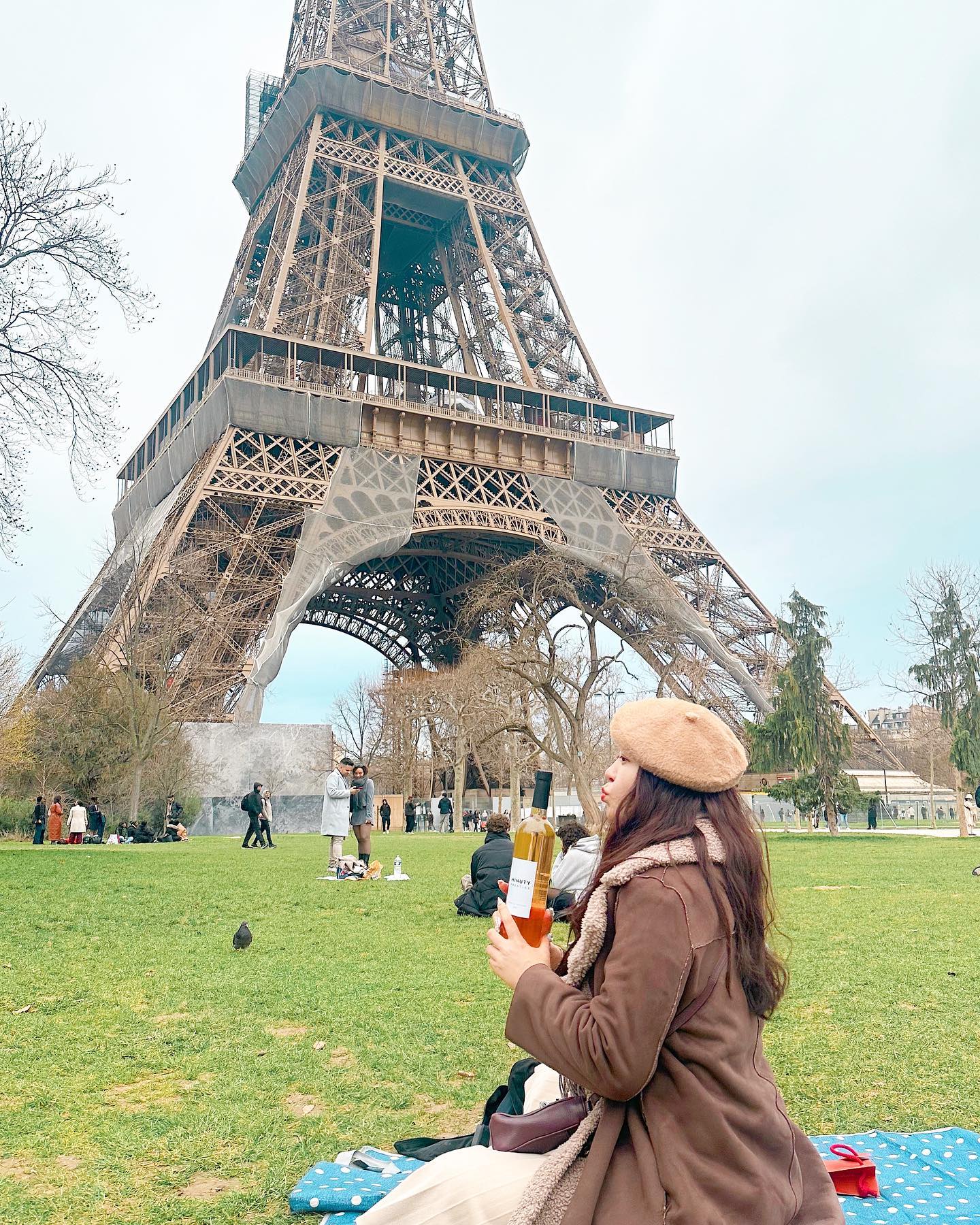 23.02.18 

마르스광장 피크닉에서
샤이요궁전까지
종일 에펠앓이 🗼❣️

#파리여행 #파리 #에펠탑 #에펠뷰 #마르스광장 #샤이요궁 #파리피크닉 #effieltower #paris #wine