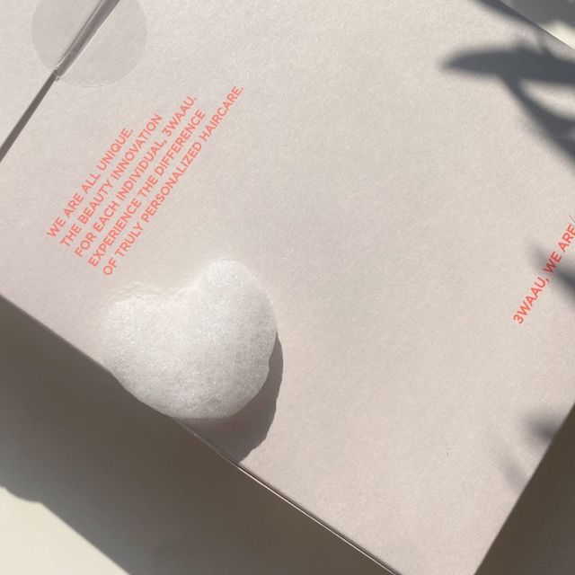 알지봄봄 | 아기와 사는 집꾸미기 on Instagram: "#광고 

🧴혹시 두피 고민 있으신 분 

저는 환절기만 되면 두피 고민에 빠져요🥲 그래서 두피에 효과가 있다는 샴푸를 골라 쓰는데 이번에 사용해 본 3WAAU 유니크 맞춤 샴푸는 맞춤형 샴푸로 1:1 문진표를 작성하면 결과에 따라 조제해서 제품을 제공해 준답니다❣️

여기서 가장 마음에 드는 부분은 두피 고민에 맞는 성분 + 원하는 향 선택이 가능하다는 점이죠 :)

유명한 화장품 제조사인 코스맥스에 1분여만의 설문지만 제출했을 뿐인데 내가 원하는 레시피를 주고 나만의 샴푸를 제작해준다니 :) 너무 멋지지 않나요🤭

5번, 6번 사진처럼 3WAAU 1:1 문진을 통해 얻은 제 헤어타입은 DSDL 타입이라고 해요 건성, 민감성, 손상모, 탈모고민 이렇게 4가지 요소로 저만의 헤어타입을 꼼꼼히 파악해주더라고요! 

“평소 건조하고 쉽게 민감해지는 두피로 고민이 많으시겠어요. 푸석하게 손상된 모발 관리와 탈모 케어도 필요해보여요.”라며 다정한 한 줄 멘트까지 :)

저만의 3WAAU 샴푸에 쓰인 솔루션과 첨부된 향료들까지 문진 후 결과물을 제시해주는데 내용이 길어질 것 같아 자세한 이야기는 블로그에 남겨놓겠습니다 :)

#3waau #쓰리와우 #유니크맞춤샴푸 #유니크샴푸 #맞춤형샴푸 #두피샴푸 #샴푸추천"