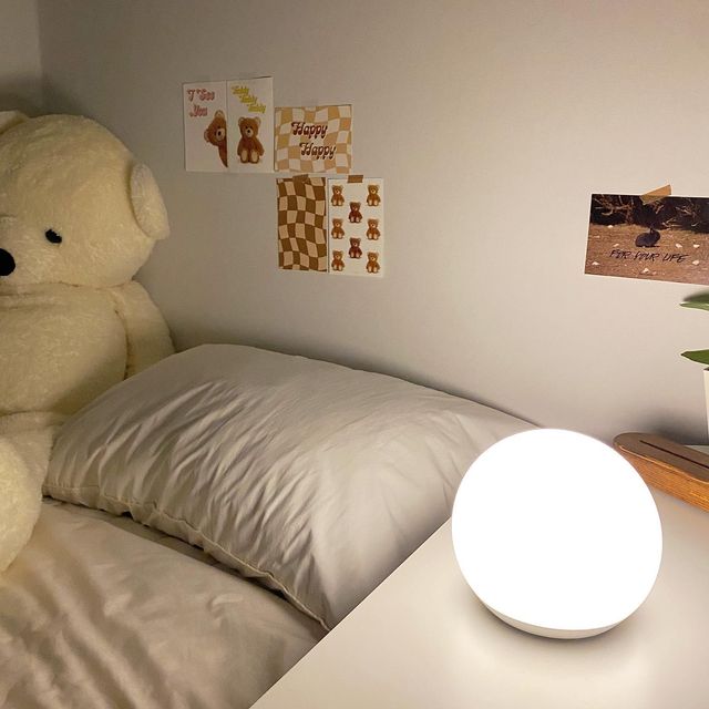 알지❣️신혼부부 | 인테리어 | 집꾸미기 on Instagram: "나잇어클락 3기 🛌 두 번째 수면 꿀템 9존 입체 설계 SLEP 클라우디 토퍼 얼마 전, 손님을 위한 작은방을 꾸미기를 시작했는데 이 작은방