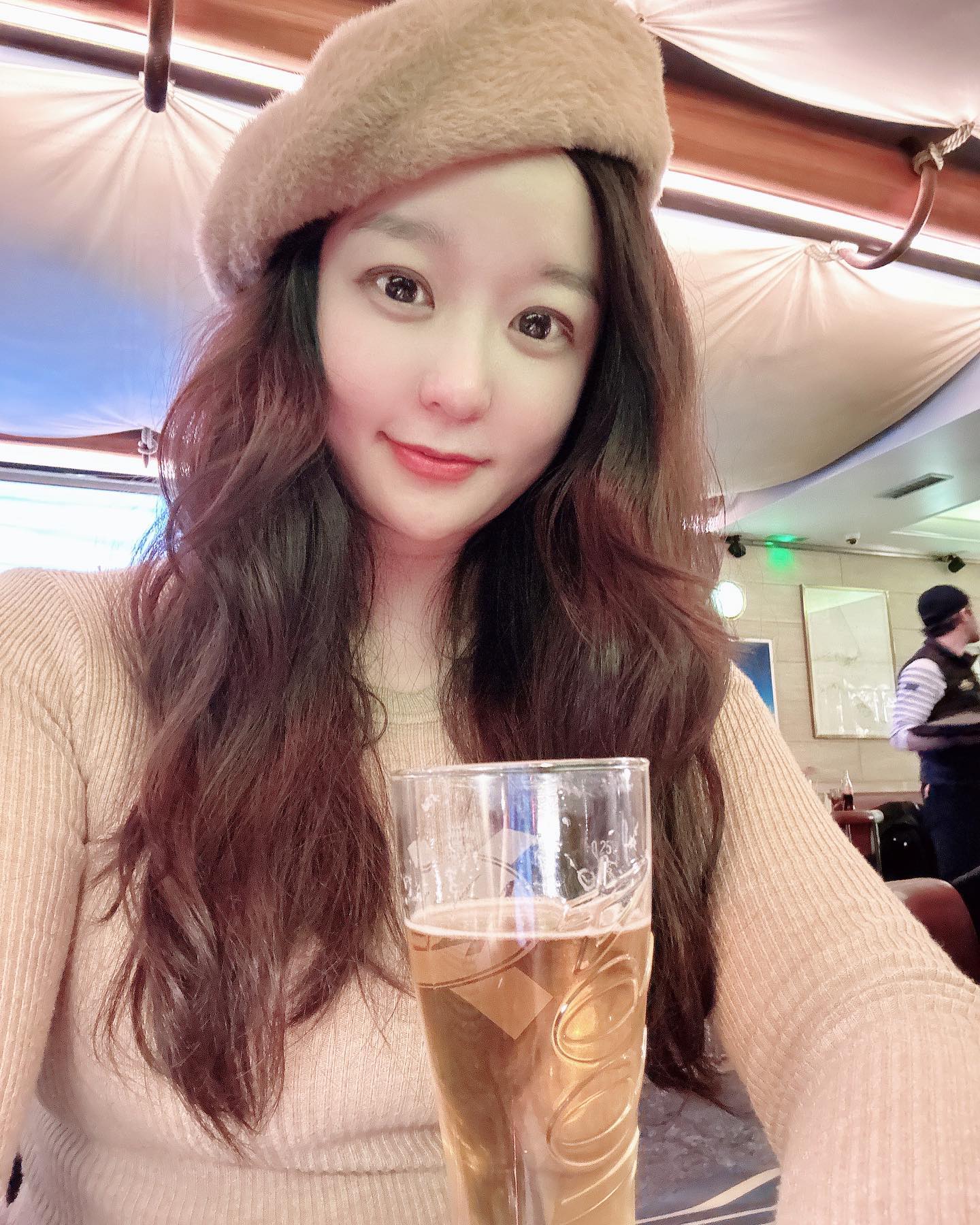 23.02.18

샹젤리제에서 에스까르고랑 어니언숲 
그리고 생맥주,실패없지🍻

#파리여행 #파리 #파리맛집 
#샹젤리제거리 #샹젤리제맛집 
#ledeauville #paris #자매샷