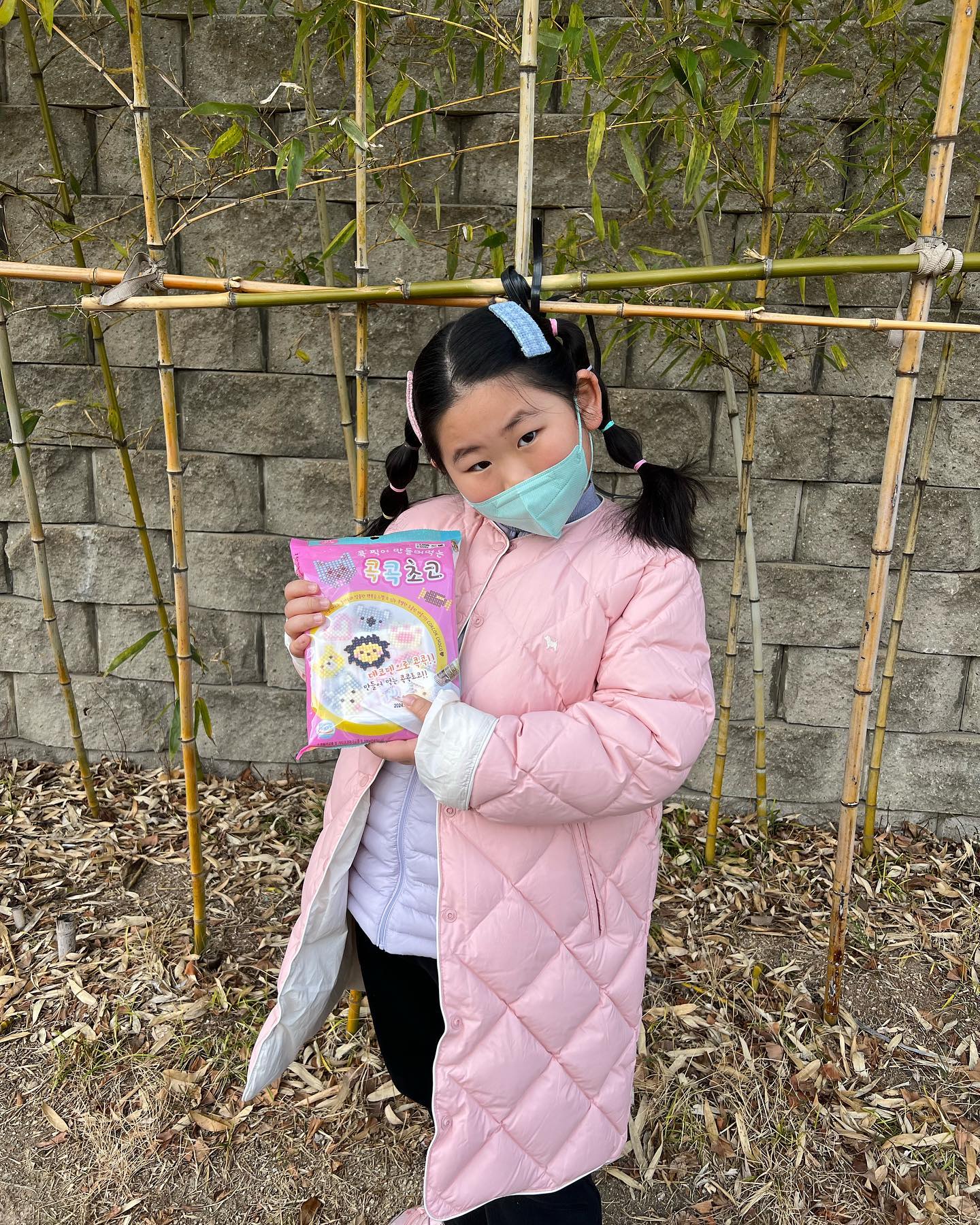 #230225 #한자시험7급 

두번째 한자시험이라 그런지 준비도 못하고 공부도 못해서 기대안했는데 
나오자마자 8급보다 오히려 쉬웠다는 말에 엄마 기대한다?!🤭🤭🤭

잘 따라와주고 혼자서도 잘 해줘서 고마워🤍

#시험후데이트 #처음떡볶이먹은날