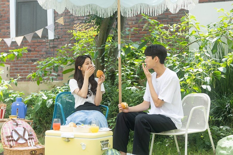 저번 5화 피크닉때!
오늘 저녁 10시에 abema_official 에서 6화가 공개됩니다! romance_before_debut 
.
#04 #ロマンスはデビュー前に #로맨스 #平井桃伽 #モモカ #ももたん #정승원 #スンウォン