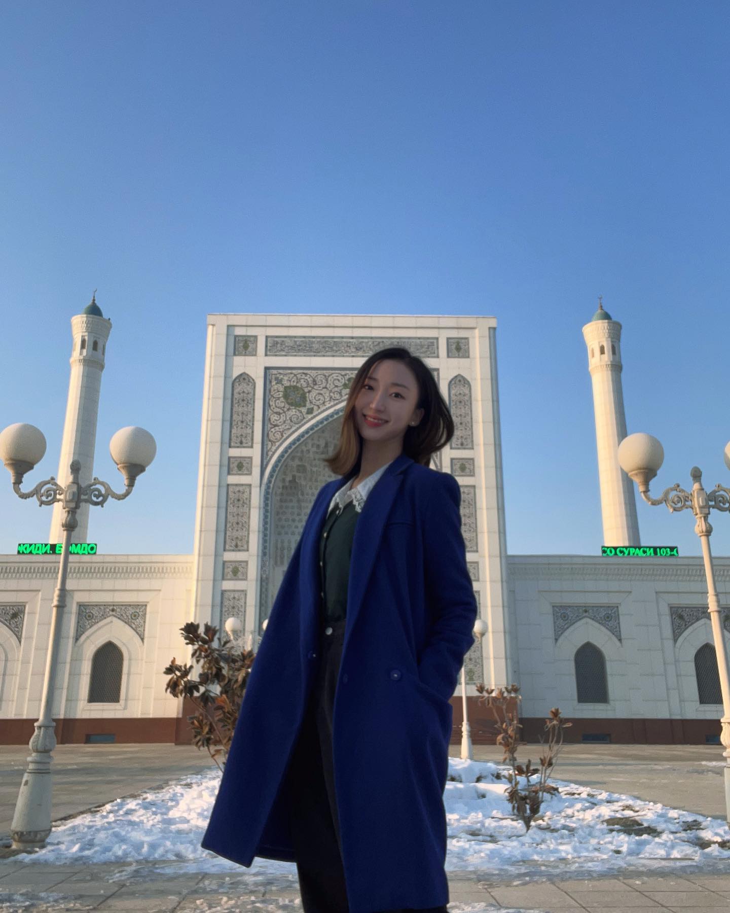 우즈베키스탄🇺🇿
⠀
⠀
 남들 일본 여행 갈 때 혼자 우즈벡 여행을 다녀온 나.
유럽 여행을 정말 많이 다녔지만,
가장 좋았던 여행지가 어디냐고 물어본다면 고민 없이
우즈베키스탄이라고 대답할 것 같다.
 러시아어권이라 다니기도 편했고,
음식도 정말 맛있었고, 사람들도 너무 친절해서
영하의 추운 날씨였음에도 따뜻한 기억만 잔뜩 가지고 왔다🫧

⠀
#우즈베키스탄 #uzbekistan #tashkent