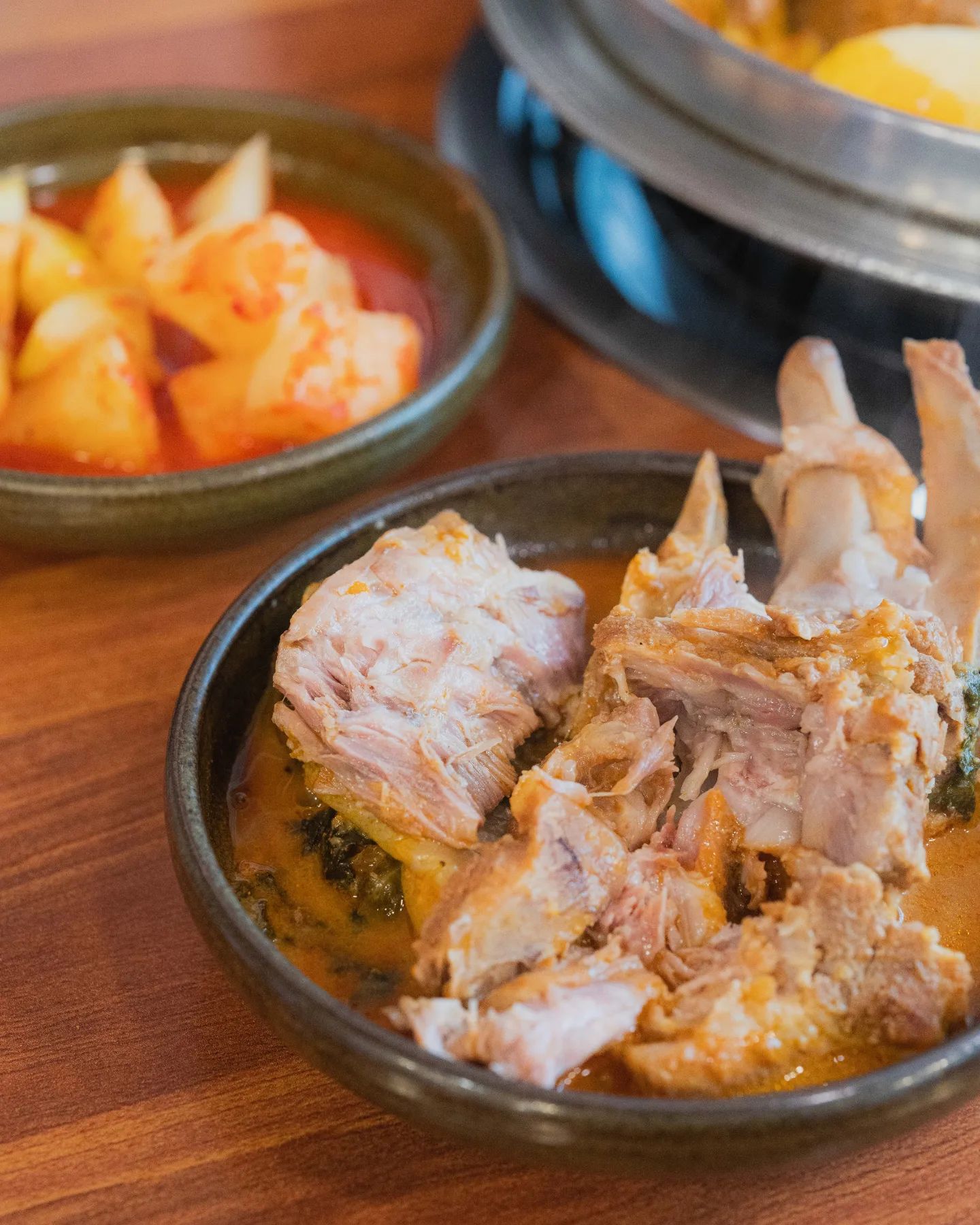 #광주맛집 #등뼈부러지는날
촉촉한 살결 + 들깨구수한 국물
+ 라면사리에 볶음밥 = 끝
즐거운 주말 보내세요