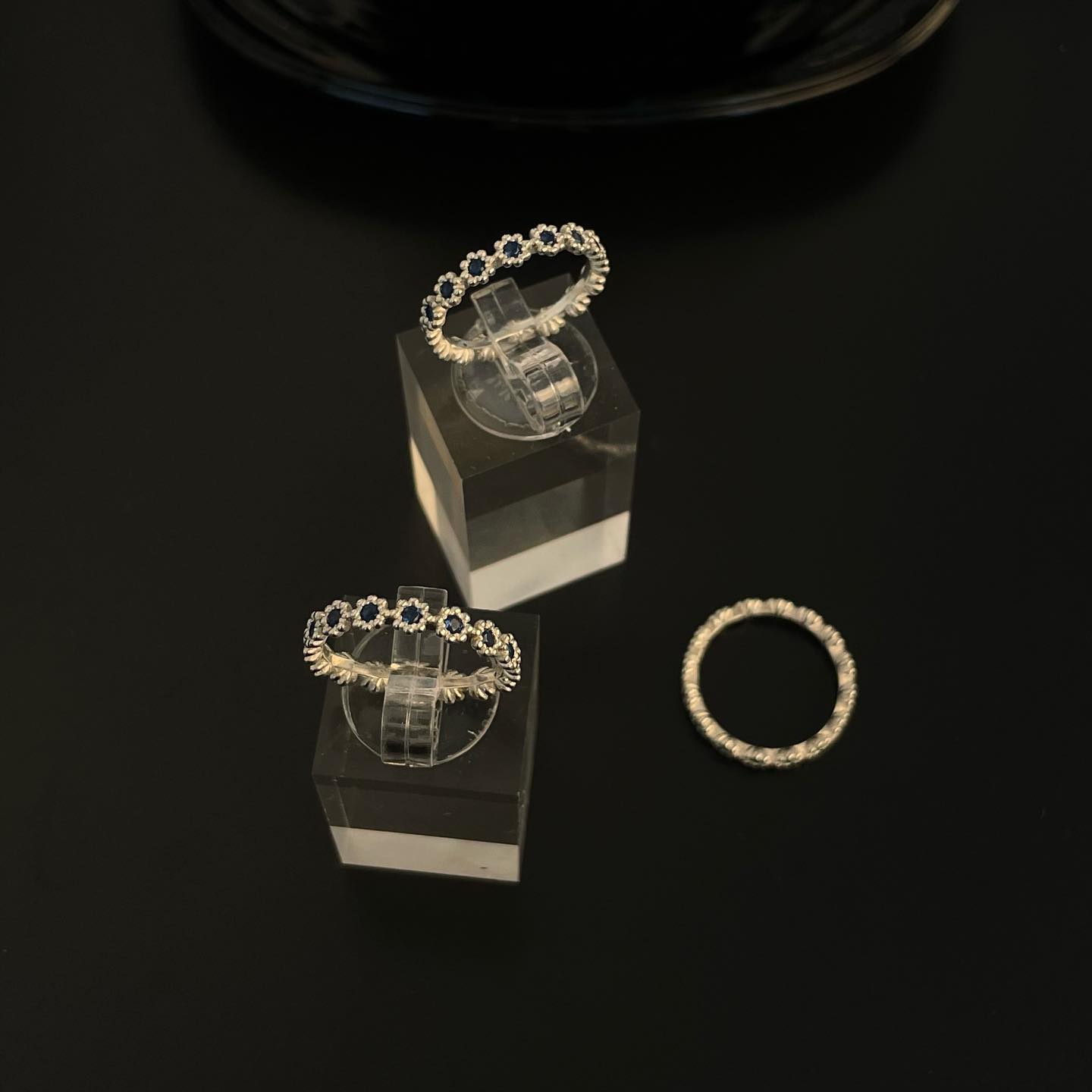 Fleur Ring(4colors)

다양한 호수와 4가지 큐빅컬러를 가진 Fleur Ring 이 업데이트 되었습니다✨

🔍네이버스토어 merverte
🔍지그재그 메르베르