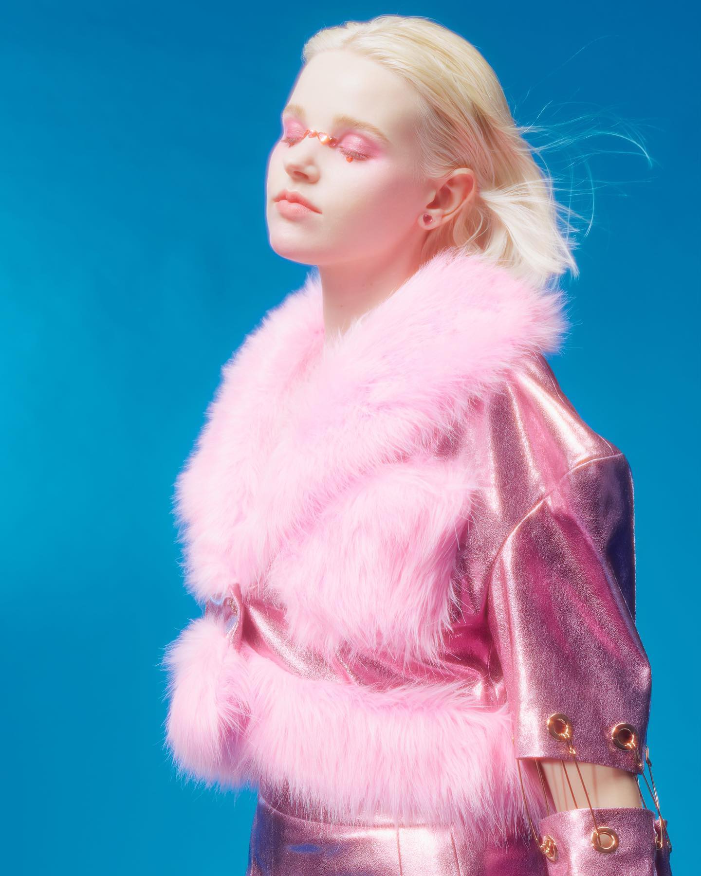 💗P!NK FUNK! romantic punk🧷
: The combination of pink and subculture fashion that I love

Designer : Lee Youngju lovminn