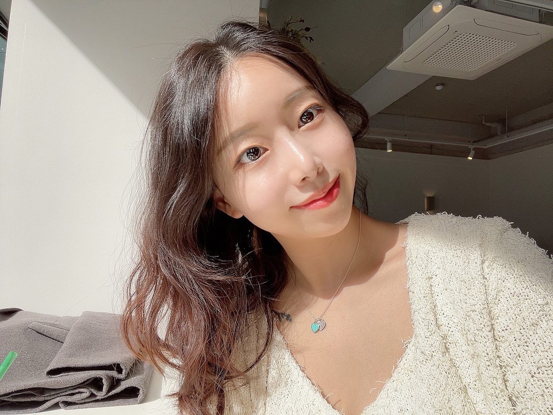 셀기잼잼🤍 자연광 그리고 역광✨
#강남카페추천 #heystay