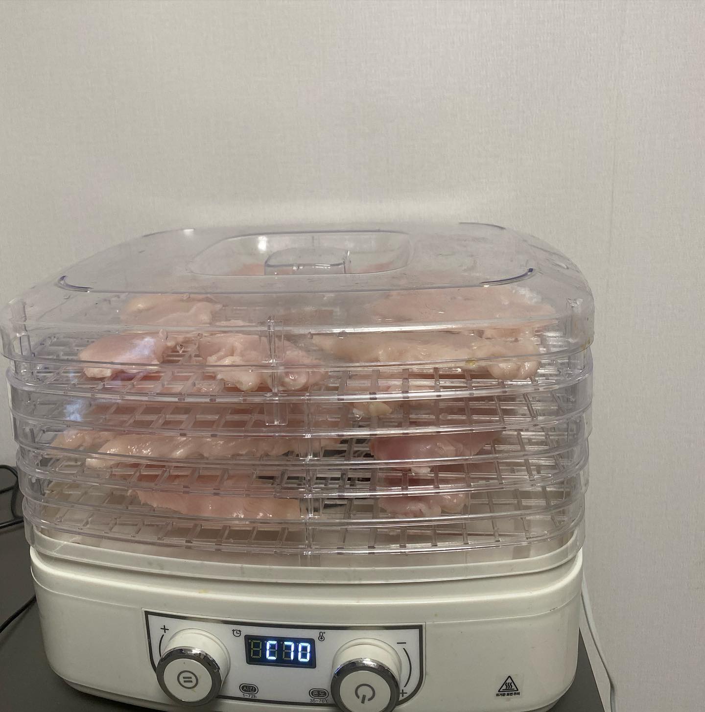 꽁이가 좋아하는 
엄마표수제간식 :) 
한껏 기대중인 꽁이군🐶
목빠지것다 ㅋㅋㅋㅋㅋ😀😀