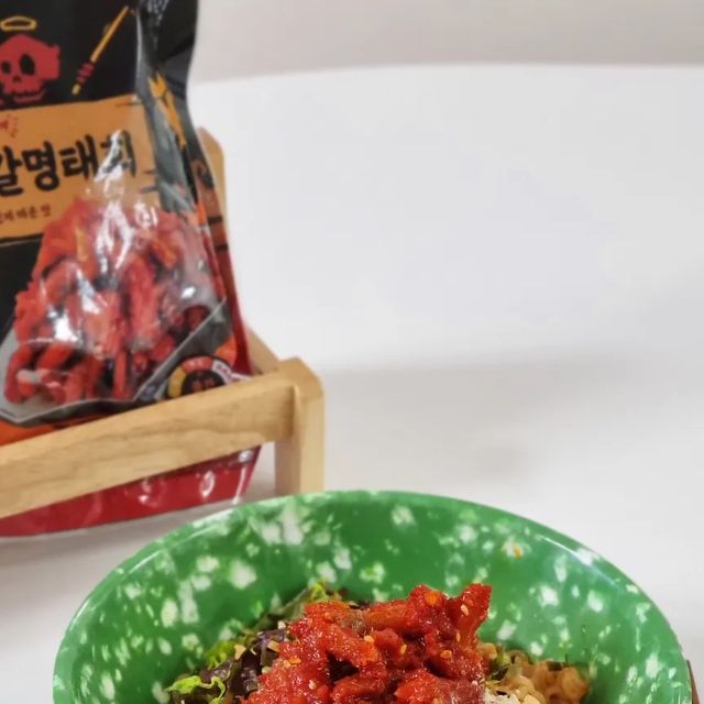 마시ෆ 뷰티·다이어트·여행 [취미부자] on Instagram: "#광고
날이 따뜻해지니 냉면이 슬슬 생각나는걸😋
냉면에 올리기만 하면 회냉면으로 즐길 수 있는 명태회무침𖤐
✔불젓갈명태회 비빔면에 올려먹었더니 더더더 맛있잖아👏🏻👏🏻👏🏻
.
매콤한 불젓갈 기분좋은 매운맛 헤헤
밥반찬으로도 좋고 보쌈이나 편육같은 고기랑도 완전 꿀조합일듯👍🏻
명태회냉면ok 코다리냉면ok
이제 전문점 냉면 부럽지 않게 즐길 수 있겠어🤩
.
.
@kkineat_official #끼닛 #명태회무침 #명태회 #명태젓갈 #명태회냉면 #속초식회냉면 #회냉면 #코다리냉면 #불냉면고명"