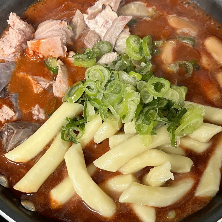 매운 떡볶이 추천 곱창 순대 떡볶이 '곱순떡'