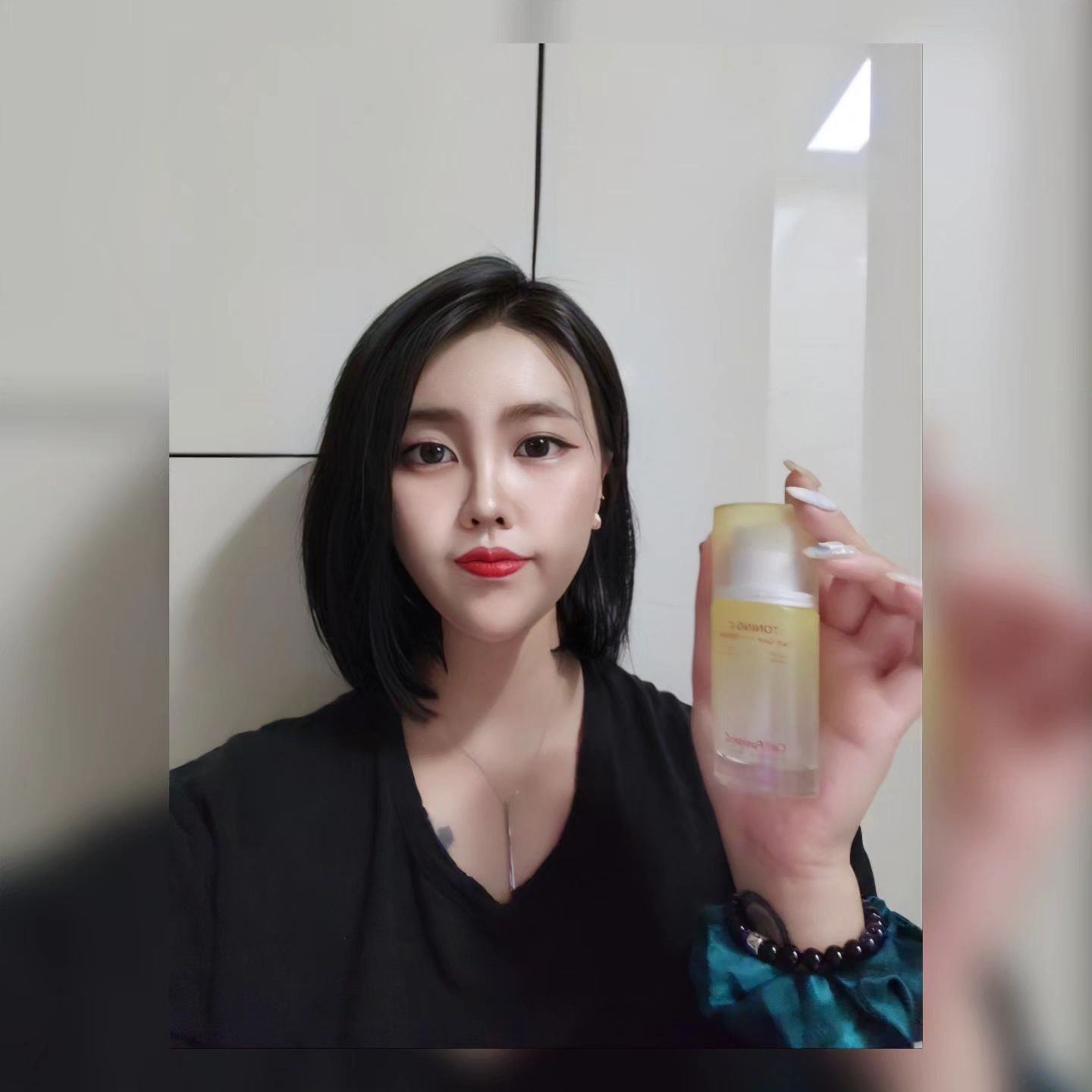 #협찬 셀퓨전씨 토닝 C 잡티세럼

요새 칙칙한 피부와 기미때문에 고민인데
마침 협찬받은 "셀퓨전씨 토닝 C 잡티세럼"

🖤눈에 거슬리는 얼룩덜룩 잡티 기미,칙칙한 피부개선
->토닝 ON 잡티세럼 !

🖤비타민세럼 민감러, 안심 !
->저자극 약산성 잡티세럼 !

🖤진정,결,광 즉각 3단 보습까지 !
->매일 쓰고싶은 데일리 잡티세럼 !

🖤신제품 출시🖤
-> 잡티케어 및 비타민 제품 특유의 끈적임과 자극감을 보완한 더마 효능 잡티 세럼으로 부담없는 데일리 케어 가능
->pH 약산성 처방과 진정 부스팅 성분으로 자극이 없어 비타민 & 잡티세럼 민감러들도 안전하게 사용 가능한 제품
(셀퓨전씨 특허성분 패리어™, 레몬밤잎추출물, 로즈마리닉애씨드, 알란토인, 베타글루칸 함유)

🖤셀퓨전씨 공식몰에서의 런칭 기념 프로모션🖤

🖤런칭 전 사전 예약 슈퍼특가 이벤트🖤
->4/4 (화) 오후 1시 ~ 4/17 (월) 오전 9시
->다신 없을 43% 할인 + 단독 사은품 증정 및 
풍성한 이벤트 진행 

🖤런칭 기념 셀퓨전씨 공식몰 이벤트🖤
->4/17 (월) 오전 9시부터
->35% 할인 + 셀퓨전씨 배송비 체험 키트 제공
->추가 리뷰 적립금 혜택과 체험분 한달간 사용 후 
불만족시 무료 반품 이벤트 진행중

#뷰티스타그램 #뷰티팁 #뷰티꿀팁 #셀퓨전씨잡티세럼 #토닝C잡티세럼 #토닝씨잡티세럼 #잡티세럼 #셀퓨전씨 #잡티케어 #잡티화장품 #잡티세럼추천 #잡티관리 #기미관리 #스킨케어추천 #기초화장추천 #피부관리추천