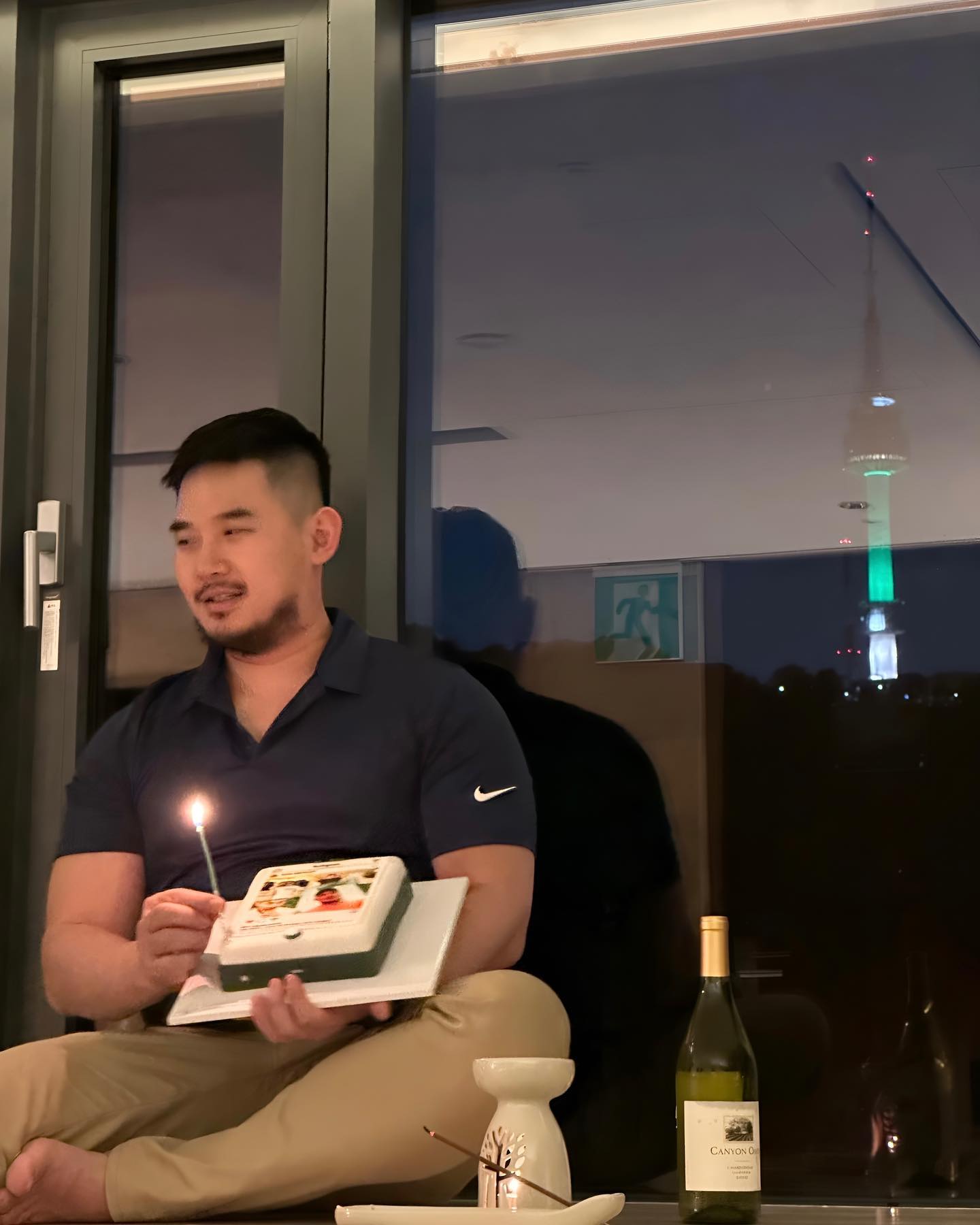 #생일 축하해주셔서 감사합니다. 바쁜일들로 인해 나가지 못하고 조용히 보냈어요!!

Thank you all for the wonderful #birthday wishes!
🎂🎂🎂🎂🎂
