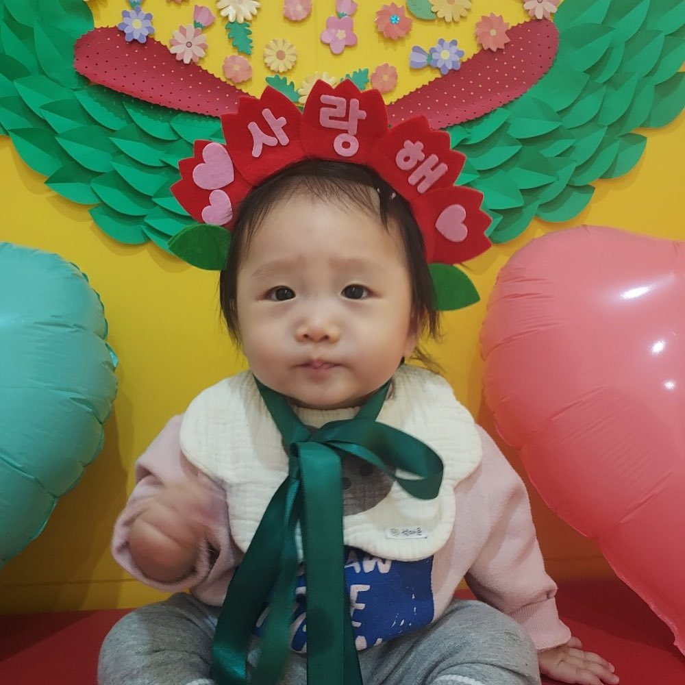 #튼쁠리피드

웃는 모습만봐도 녹아내린다🥰
확실히 유쳔이 얼집보다 사진이 적어 슬프지만 고사리같은 손으로 오물조물 했을거 생각하니 뿌듯뭉클🥲

#어버이날
#사랑하는내아이들
#웃는것만봐도행복해