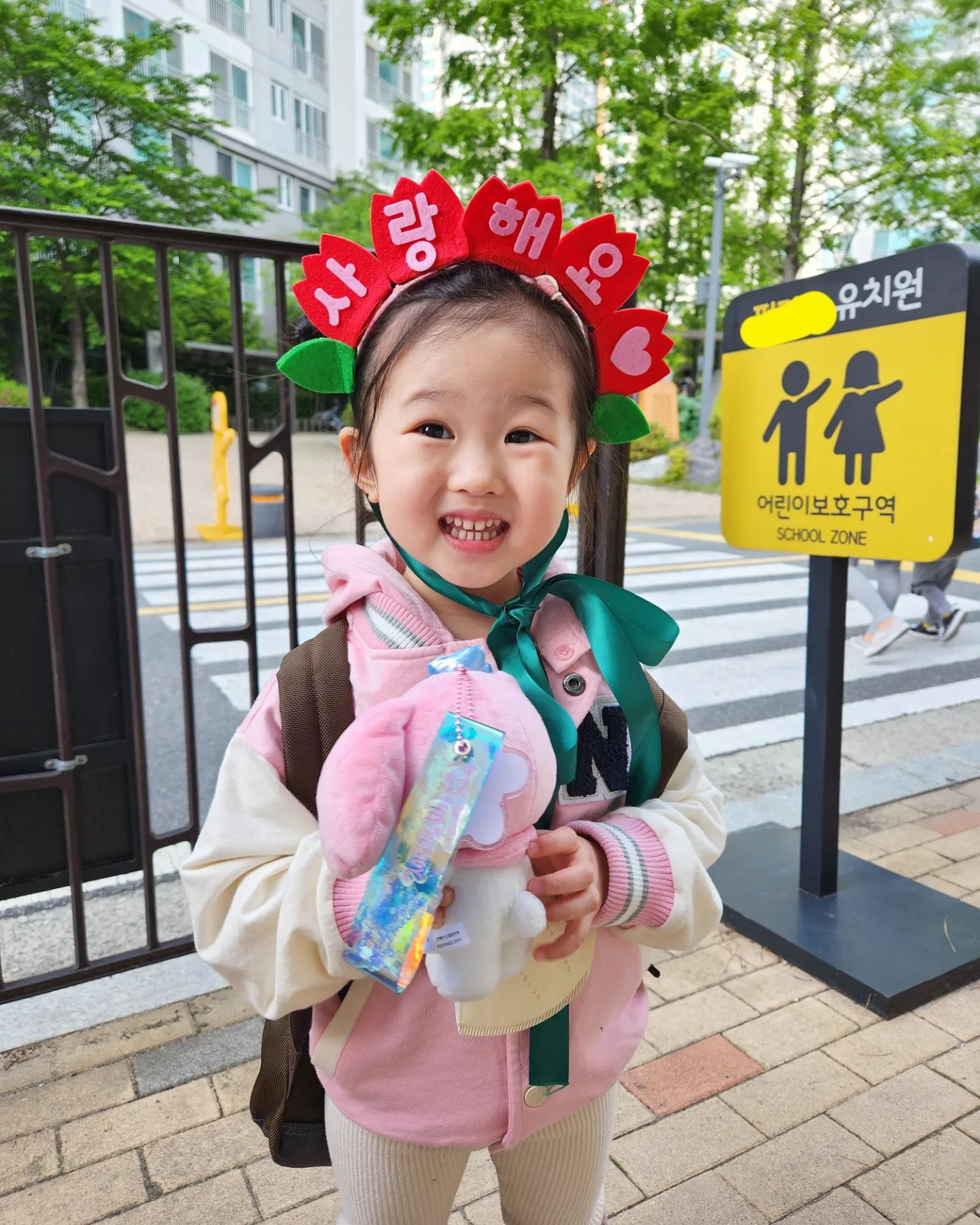 #47개월시윤 #14개월시호

어버이날, 꽃같은 아이 둘💐🌱
더 바랄 게 없네

#육아 #애둘맘 #아프지만말자