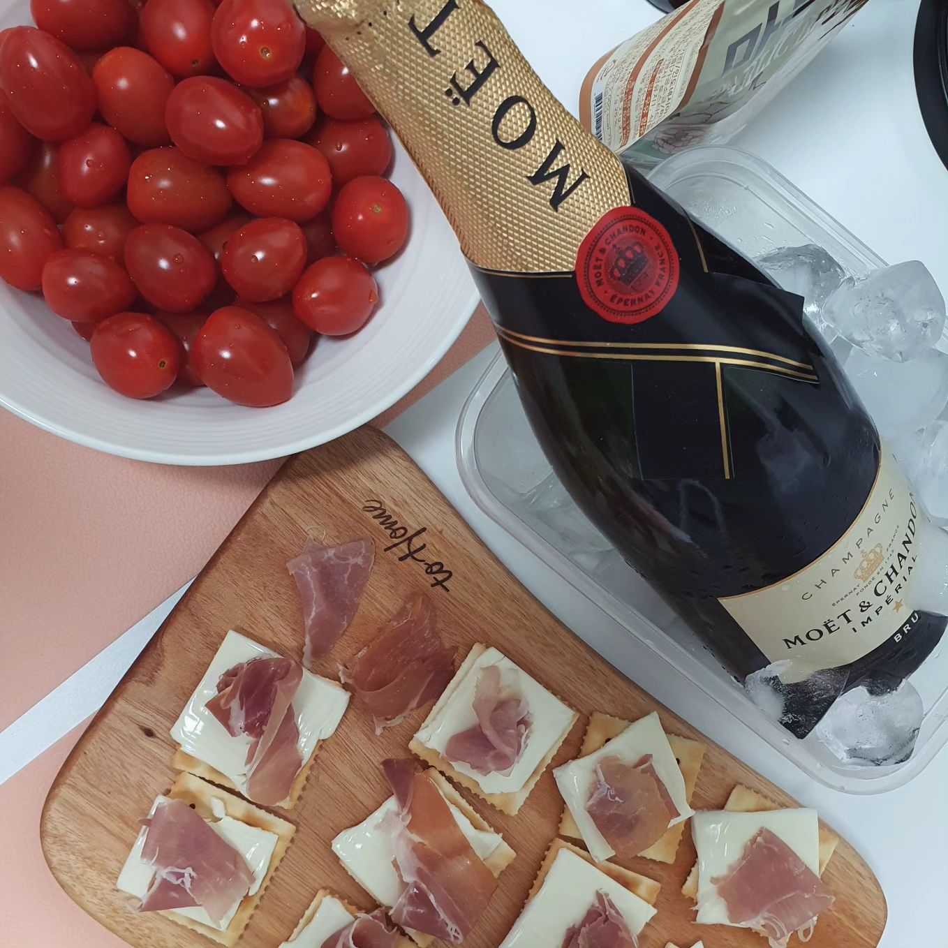 좋구낭 🍾🍅🥓

찡찡거리는 아가 때문에 
각자 잡솼다메...?ㅎㅎ

그래도 좋았고 감사해🫶