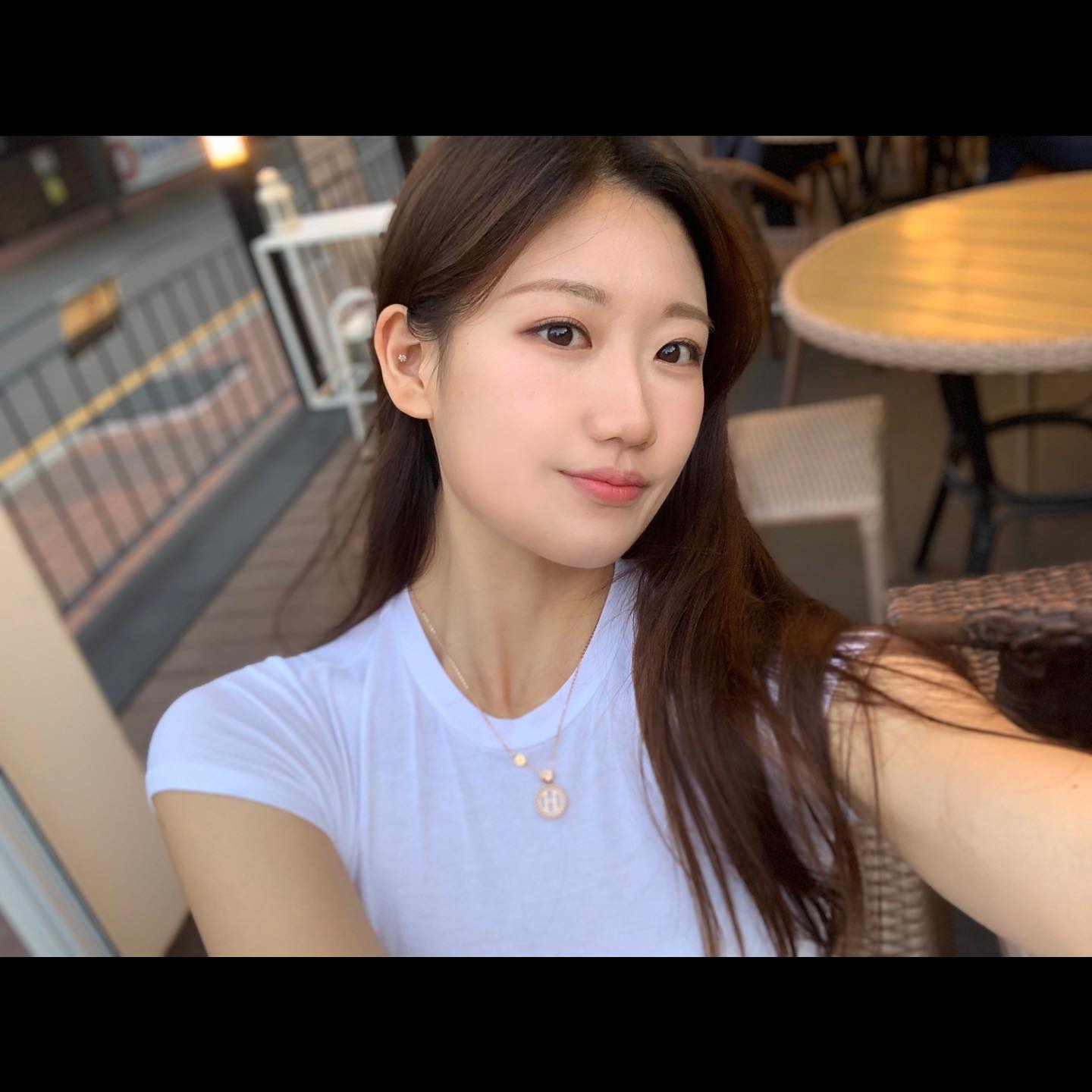 테라스 좋은 카페 발견🌸🫶🏻
날씨 너무 좋았다~
셩복 입기 약 이주전 D-16
✧٩(•́⌄•́๑)و ✧