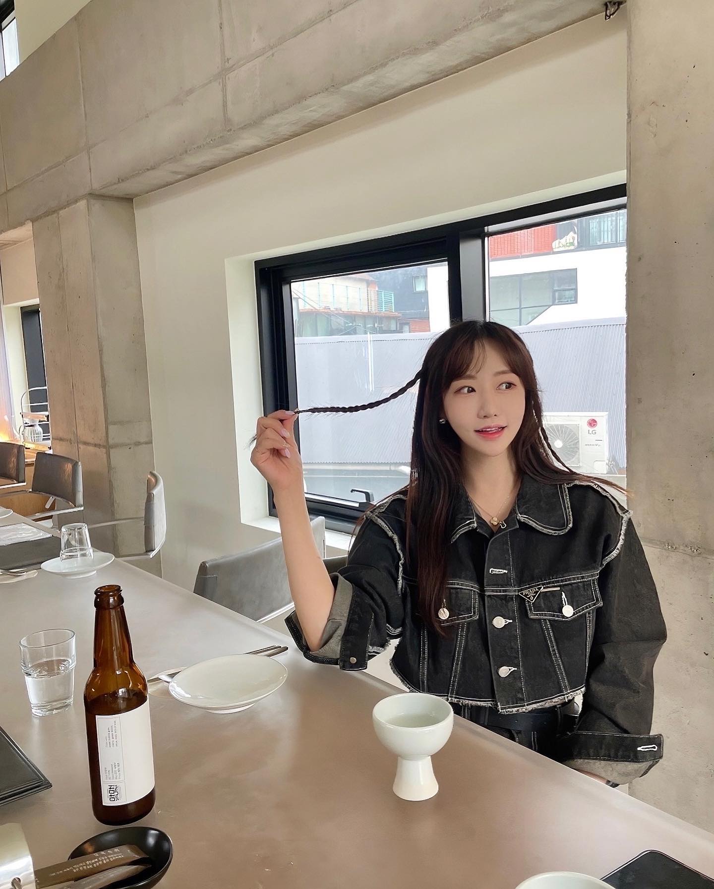 🩵
우울하지 말라고 ?
예약해서 수을관도 데려가고 
사진도 예쁘게 찍어준
춘토그래퍼 고마오 ..🩷

근데 우울한적 없는데
왜 슬픈사람 만드냐곸ㅋㅋ🙄

-
#사진은역시춘토그래퍼👍🏻
#연남동 #수을관 #연남동맛집
#오픈키친 #파인다이닝 #홍대