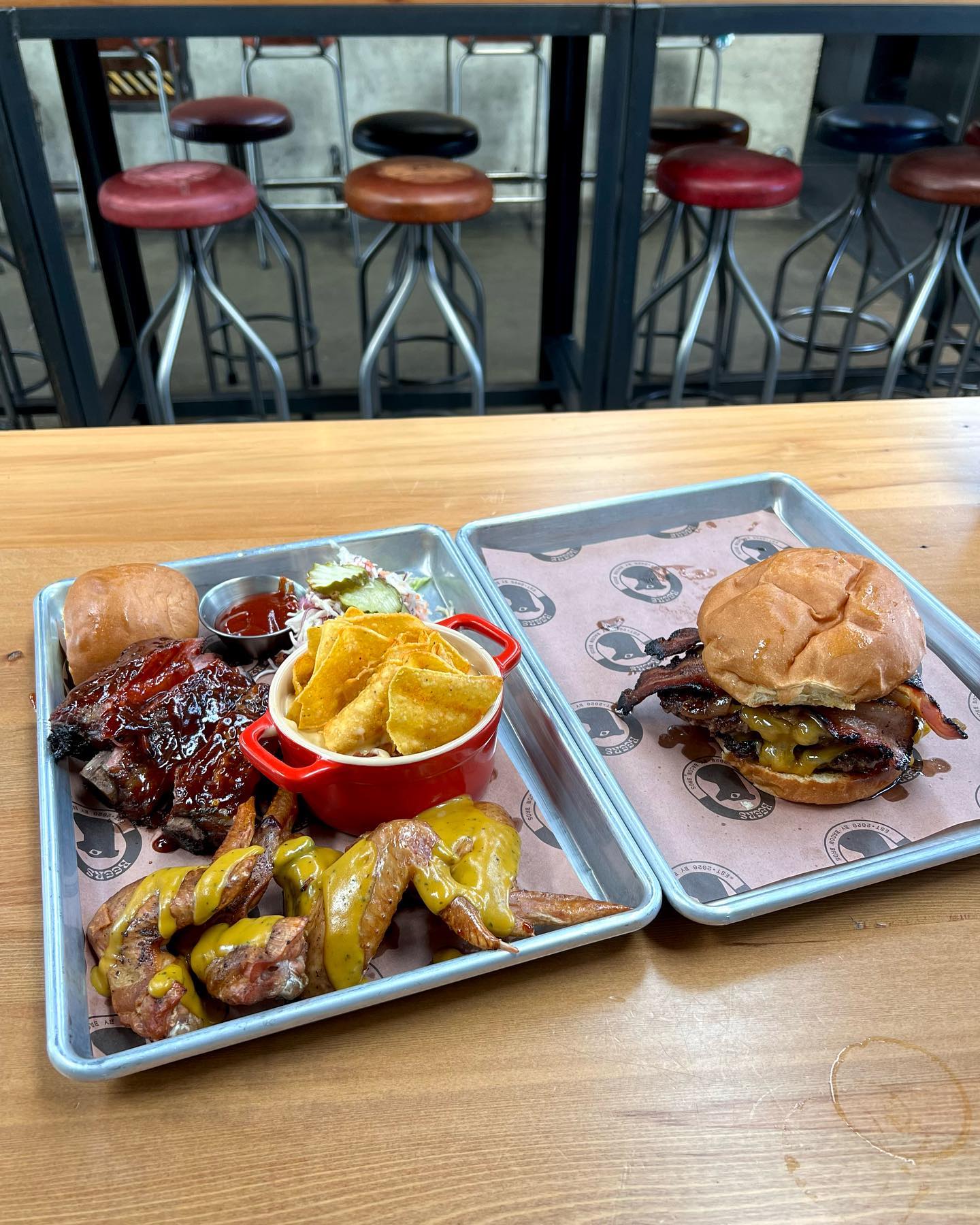 #christchurchfoodie 
Restaurant name : beersbybaconbros 
Menu : Single Dad Meal($22), Super Smash Bro($19)

You should try smokey RIBS!!