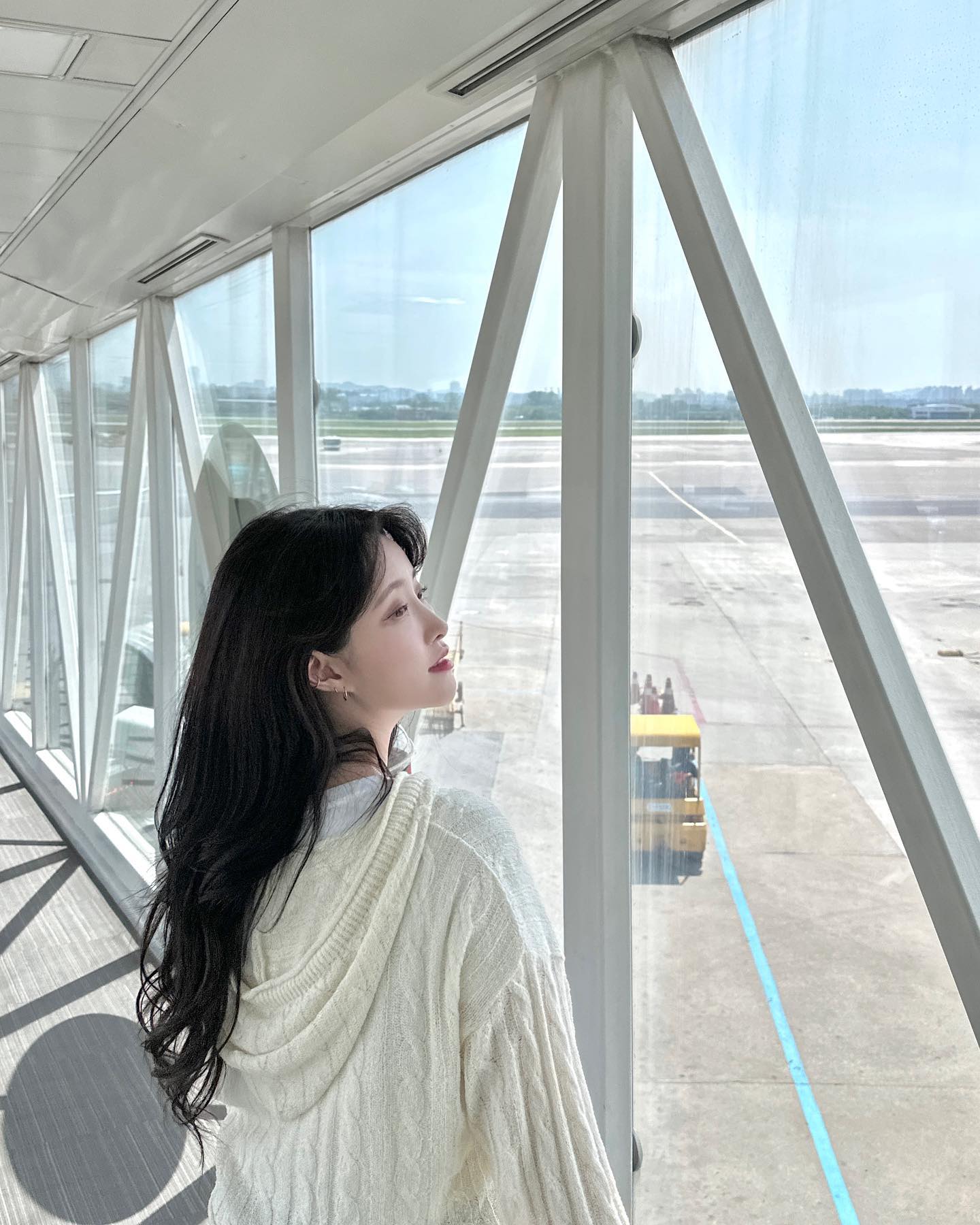 ✈️☁️