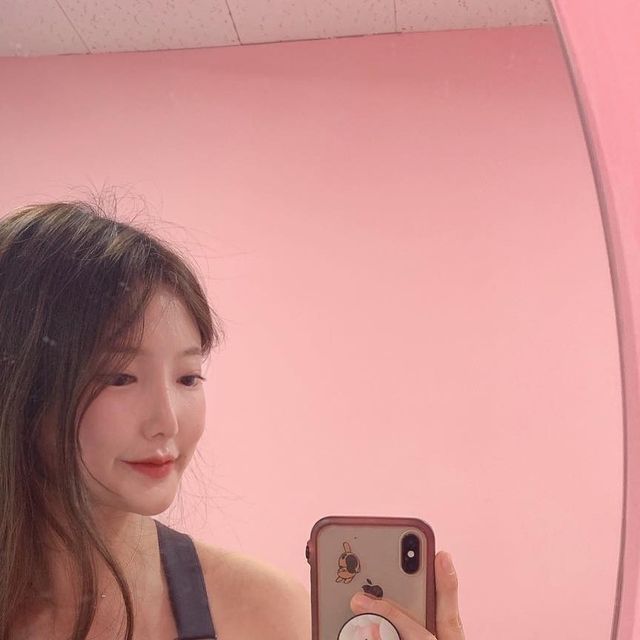 Ⓗ②ⓄⓃ on Instagram: "#광고 #마른파이브 에서 집엎스포츠 브라를 보내주셨어용 🙌 #스무브컨트롤 집업 스포츠브라 심리스로 압박 없이 더 가볍고 편하니까 어떤 운동이든 집중할 수 있어요