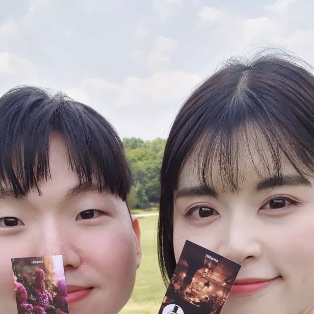 폴리커플 on Instagram: "#광고 #스멜릿 신상 향수가 궁금할 때 편하게 집으로 배송 받아 시향해 볼 수 있는 향수 시향 서비스가 있어 폴리들이 직접 체험을 해보았습니다!🛍 무려 163종의 명품